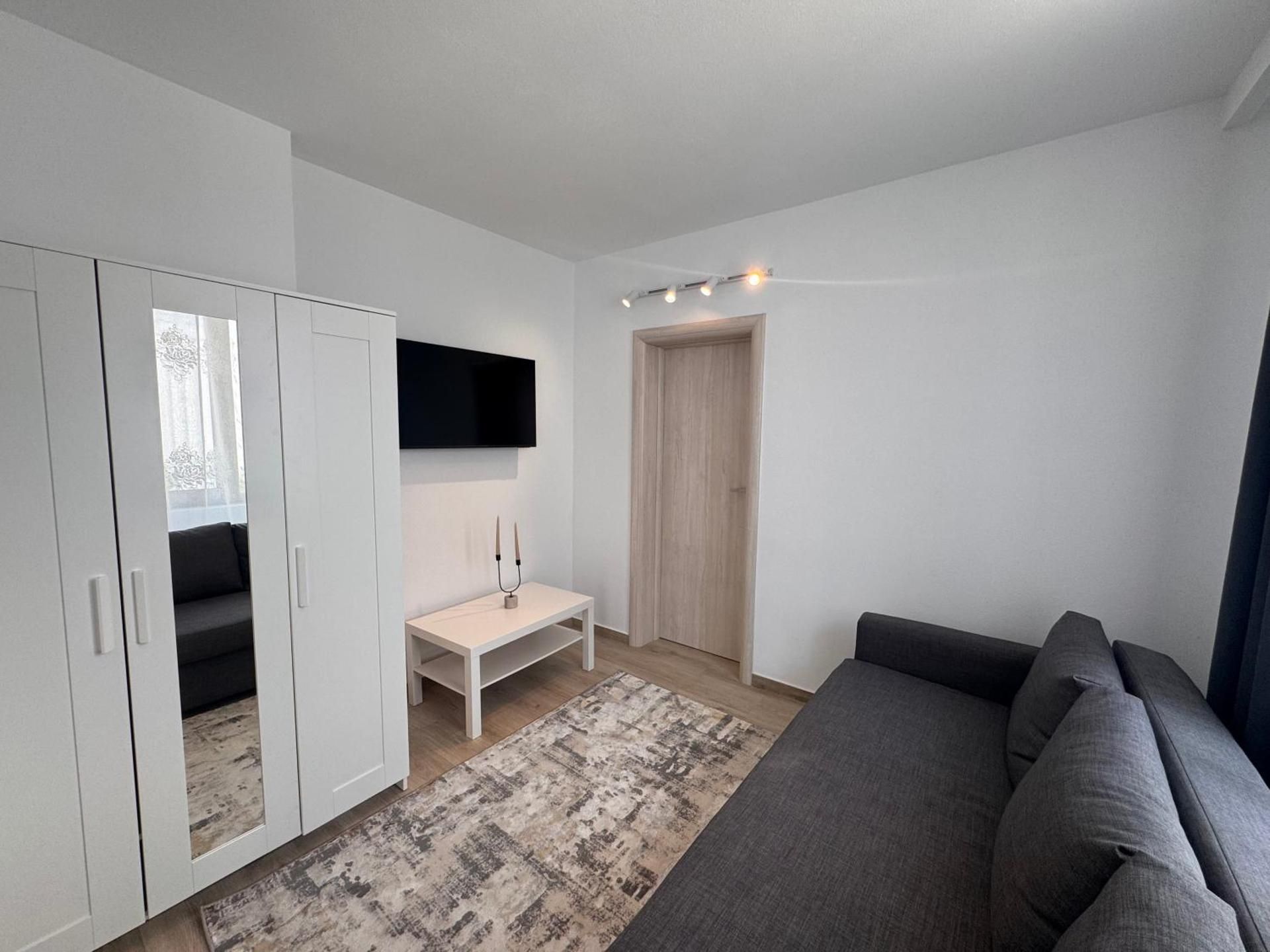 Shared lounge/TV area