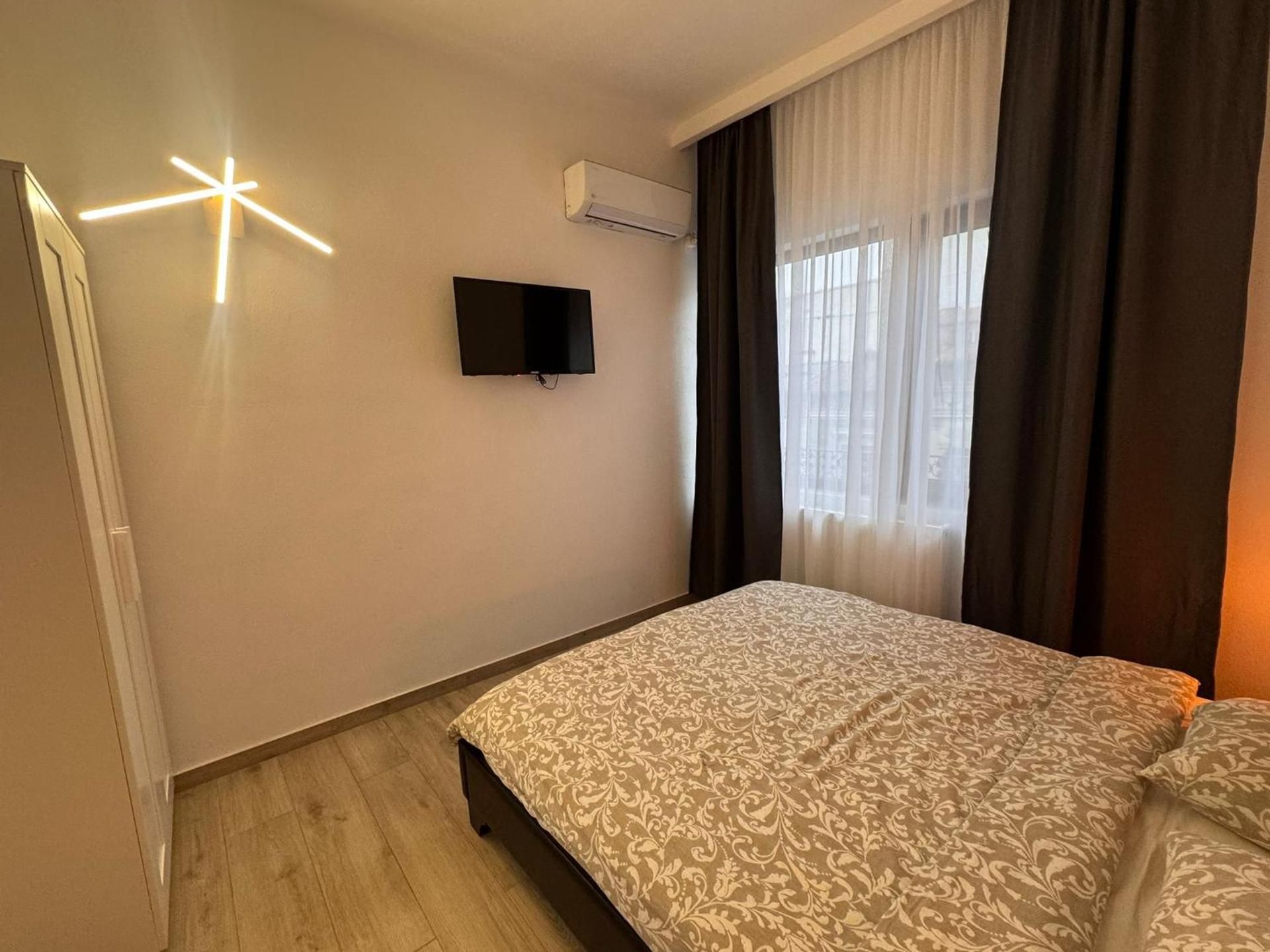 AT Modern Boutique Studio with Balcony