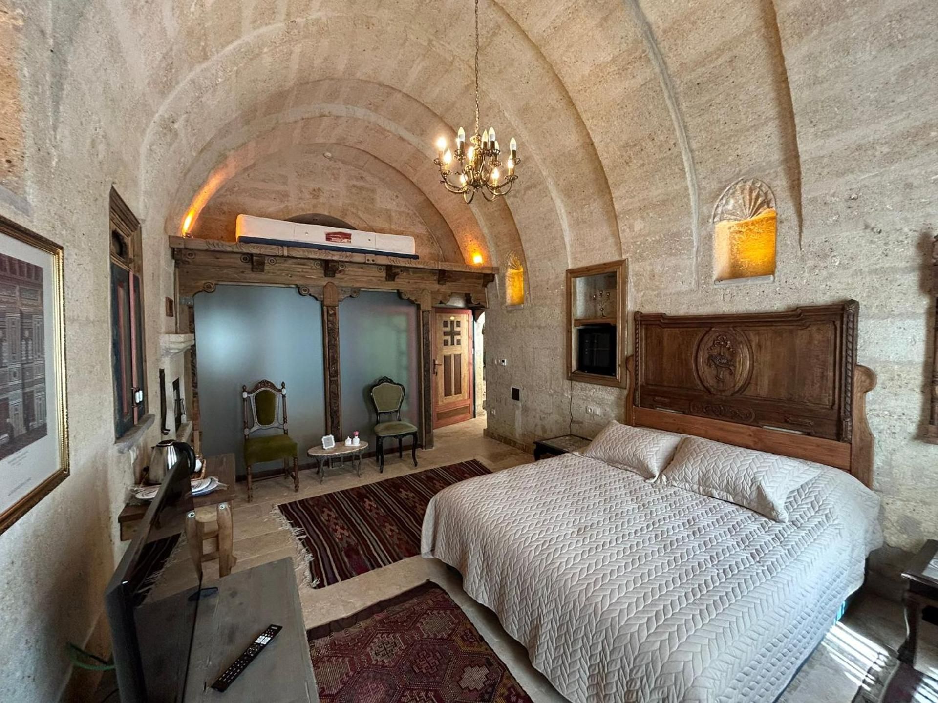 1860 KADIEVI Suites & houses Large Double Room