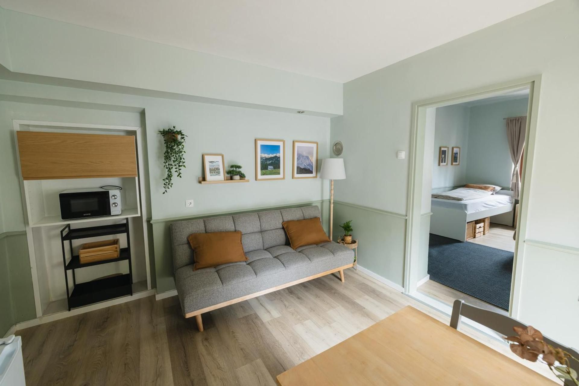 Castle Road Bled Family Room with Balcony 3