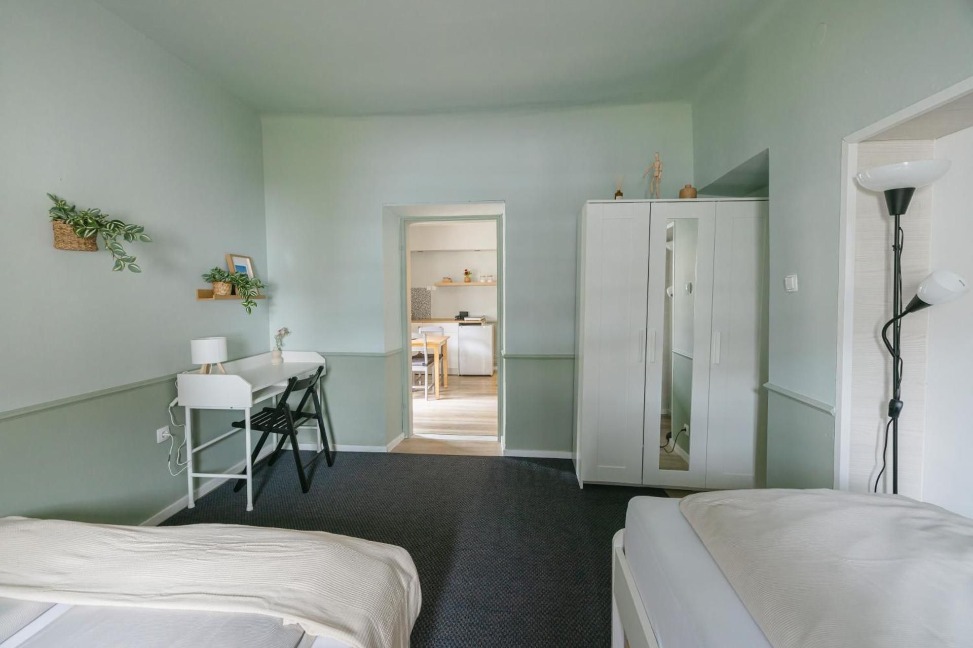 Castle Road Bled Family Room with Balcony 2