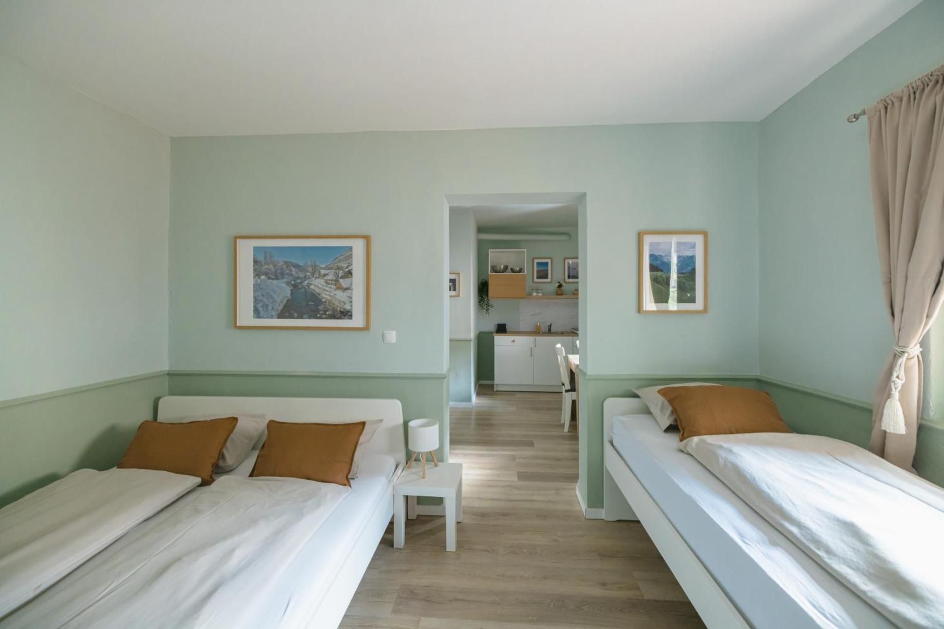 Castle Road Bled Comfort Triple Room 2