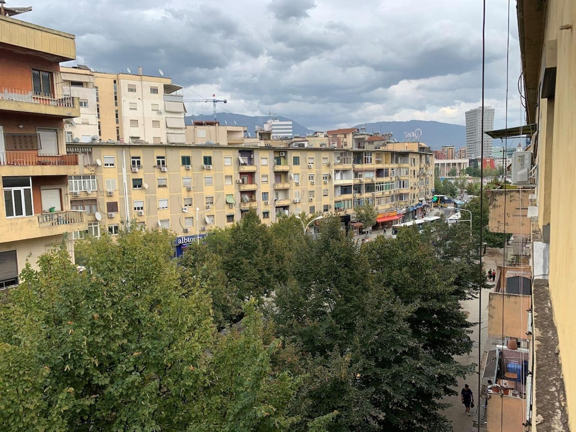 Flora Center - Modern Cozy Apartment with Balcony