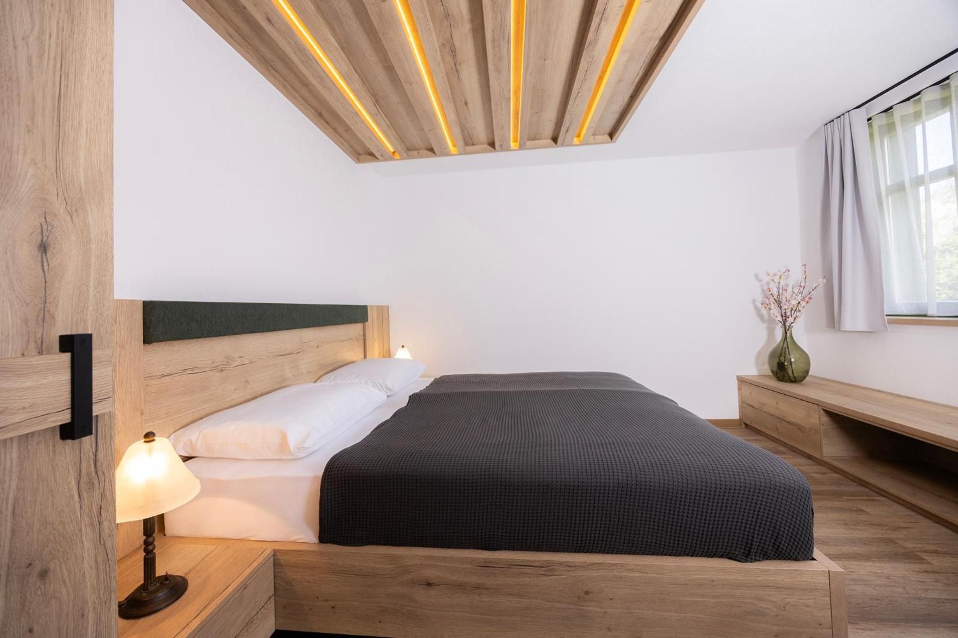 One-Bedroom Apartment with Private Entrance