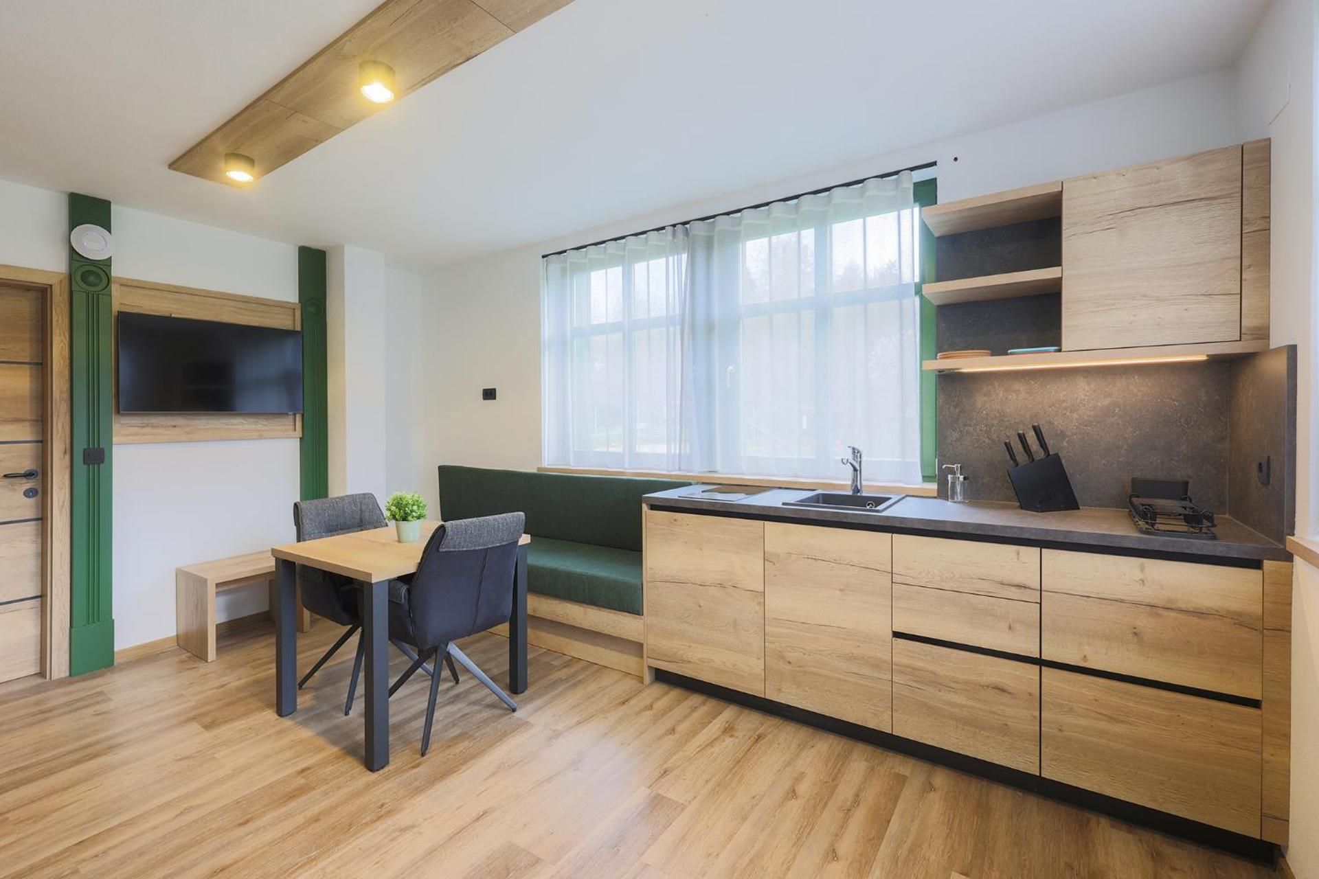 One-Bedroom Apartment with Private Entrance