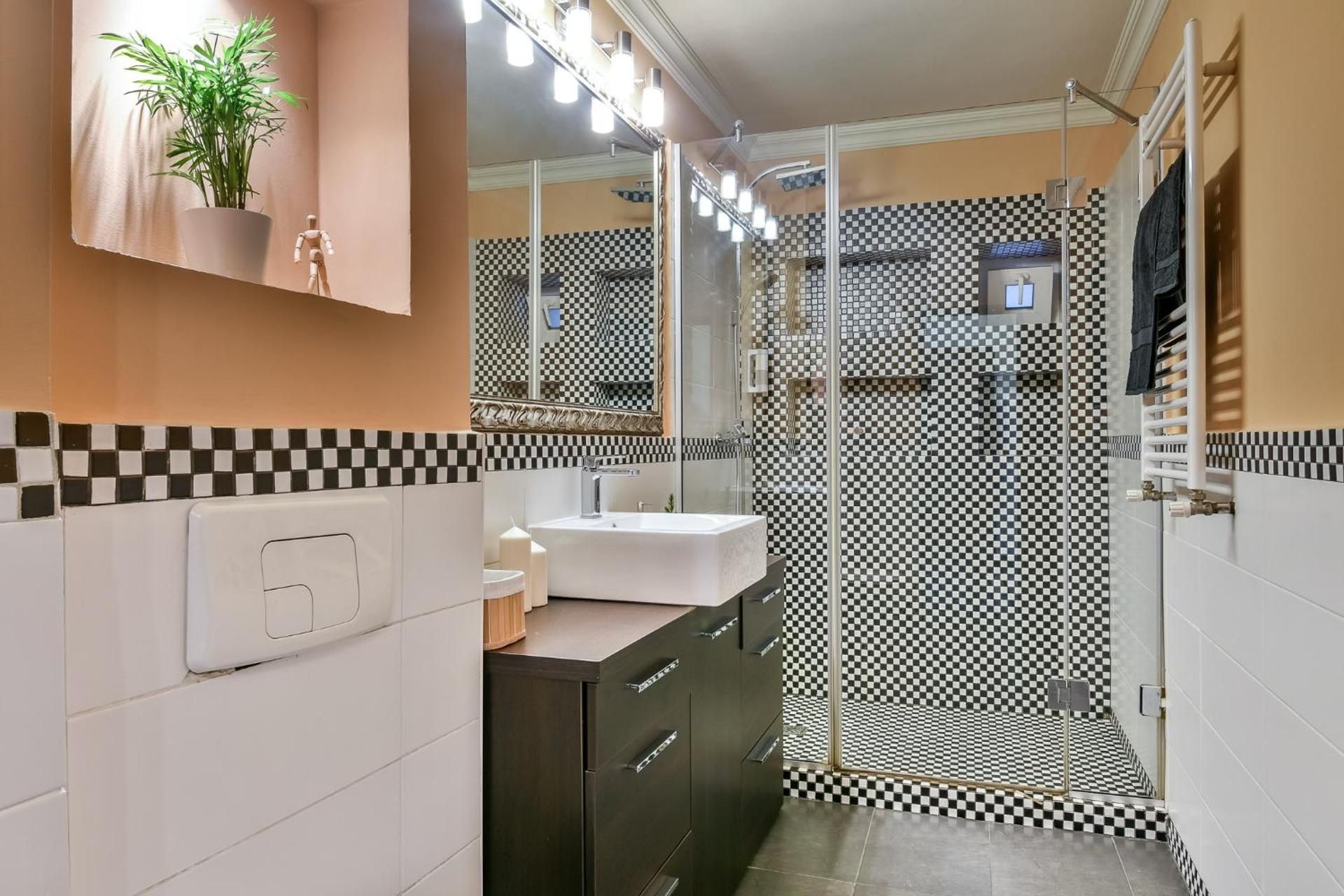 New Unirii Center Apartments by Olala Homes One-Bedroom Apartment 2