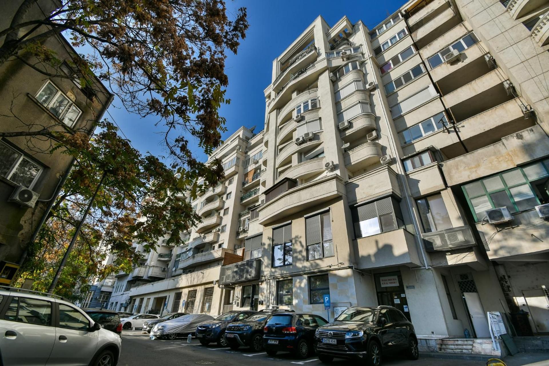 New Unirii Center Apartments by Olala Homes