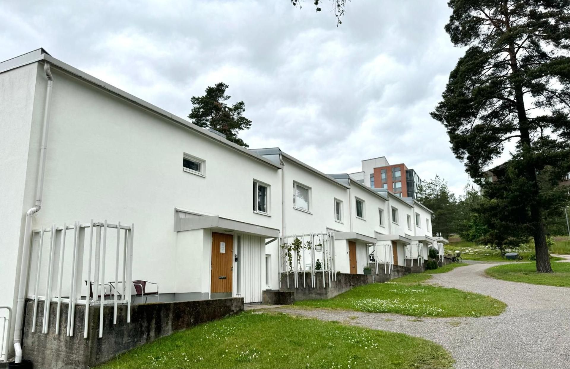 Unique House only 3 min from the airport