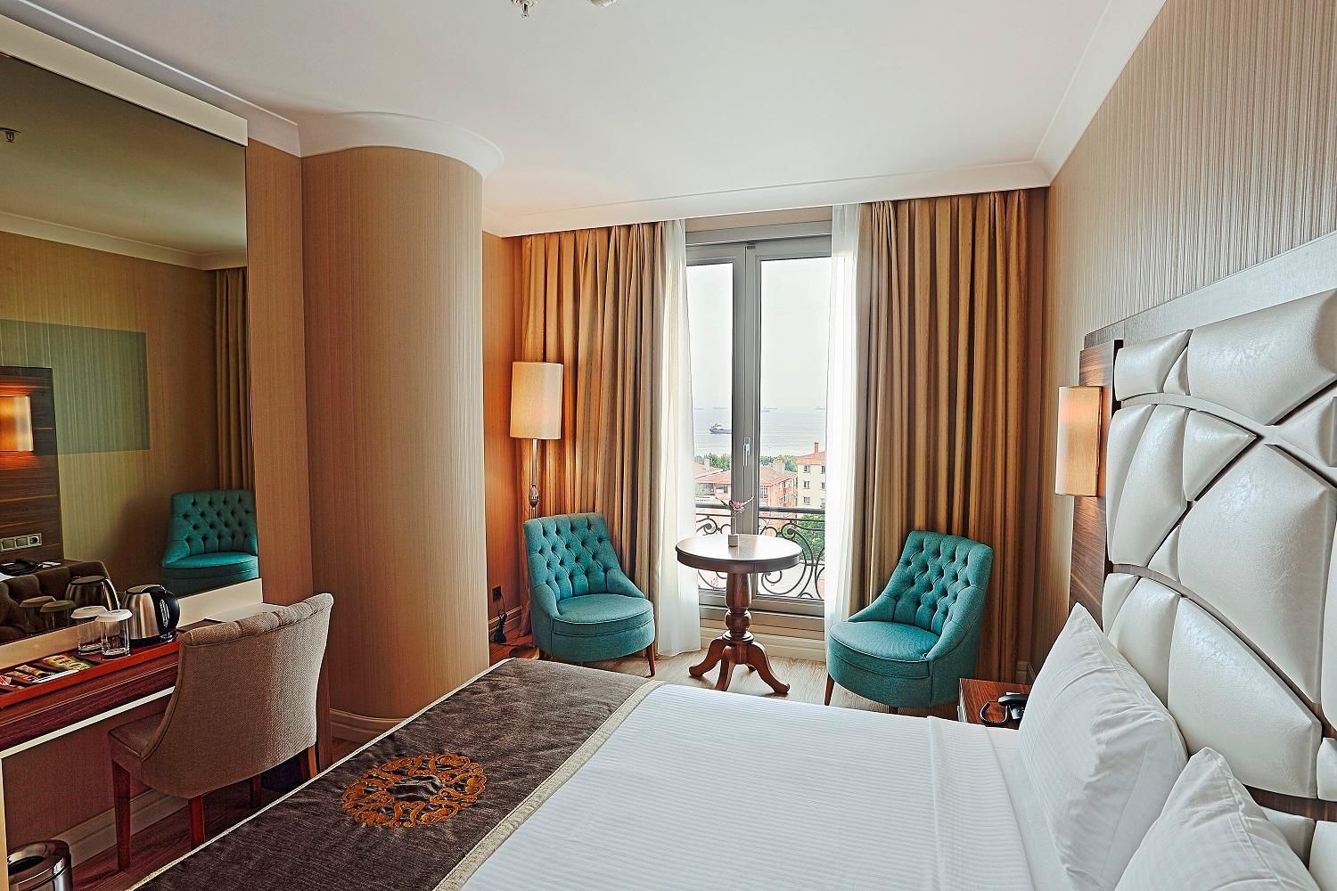 Deluxe Double Room with Balcony and Sea View