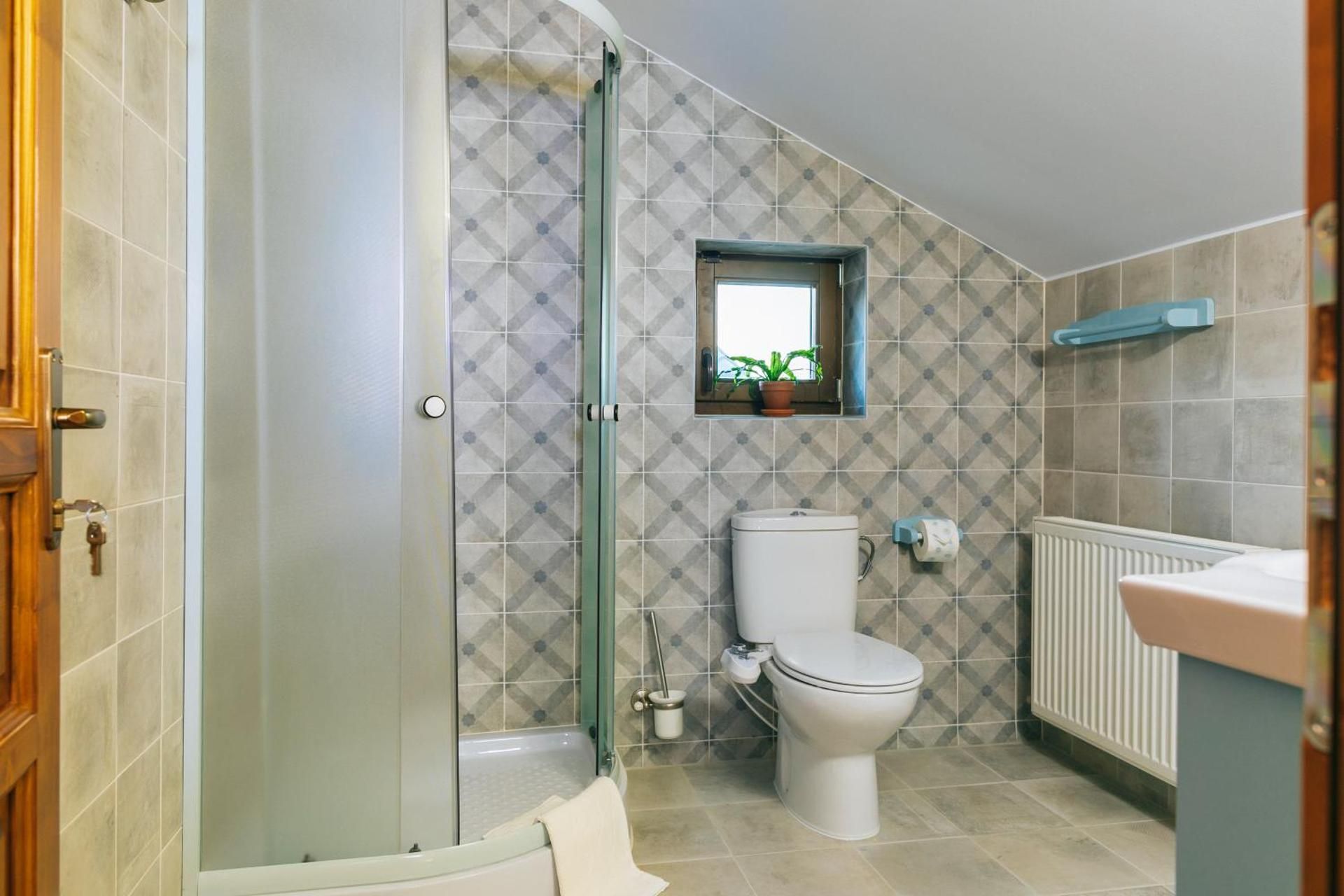 Zumzet Small Double or Twin Room 3