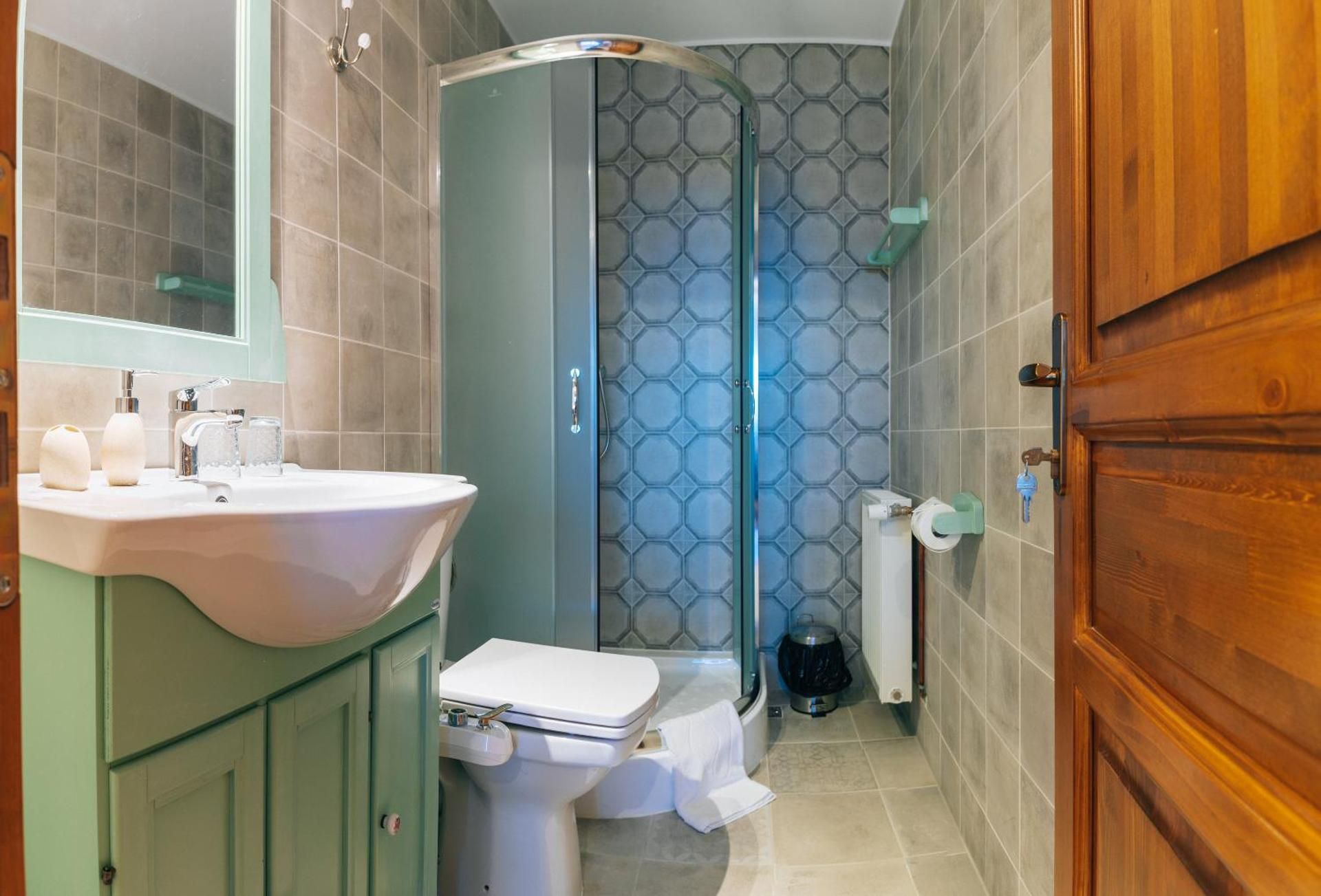 Zumzet Large Double or Twin Room 3