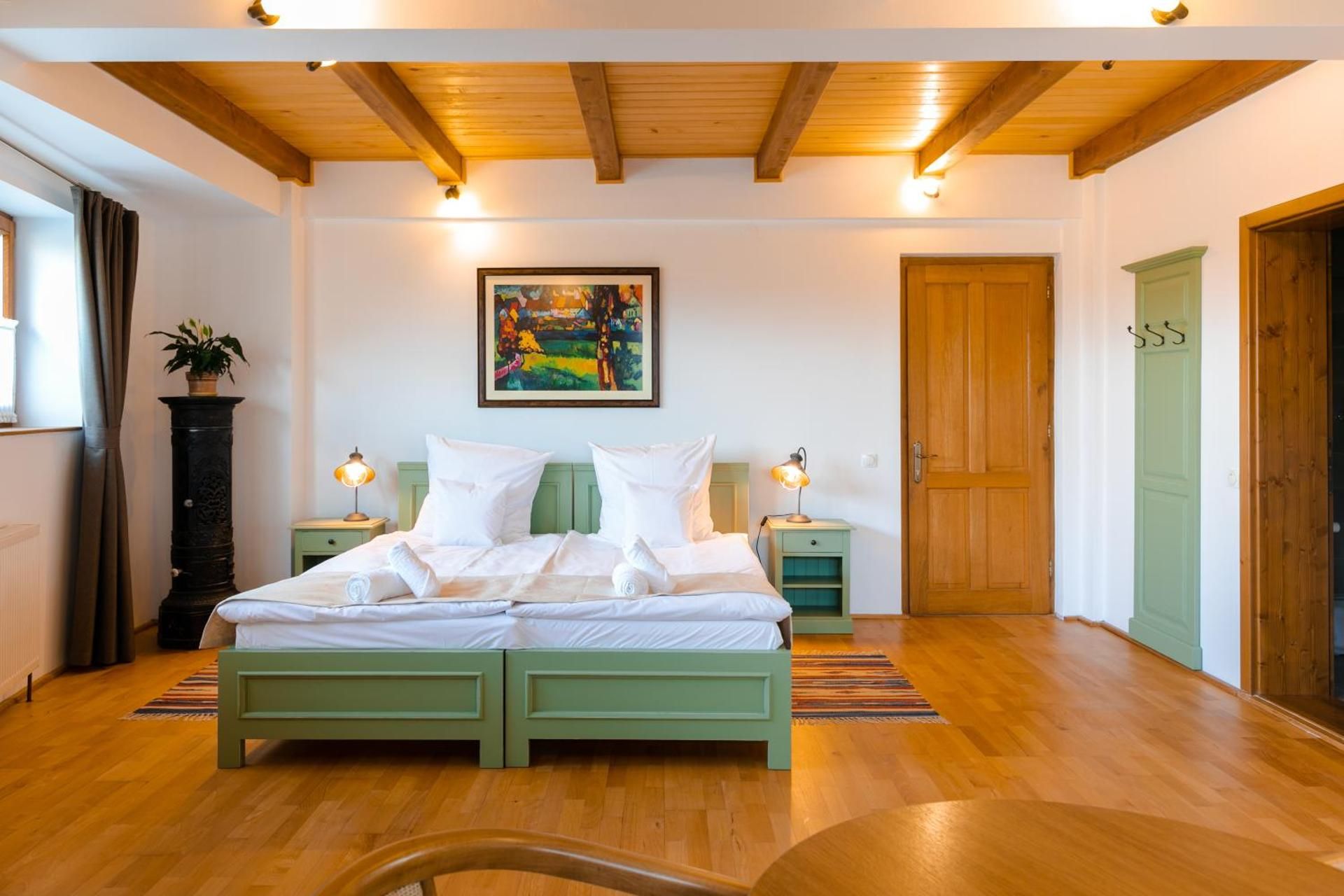 Zumzet Large Double or Twin Room 2