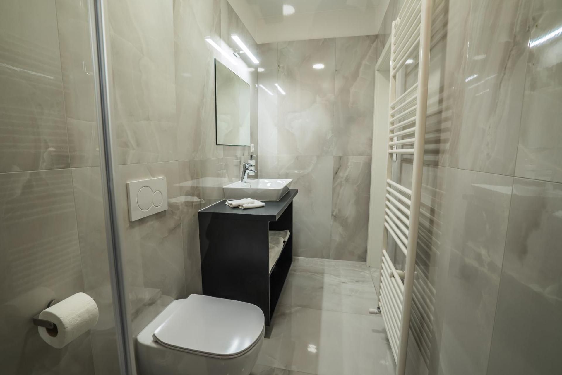 Cassian Inn Deluxe Room 2