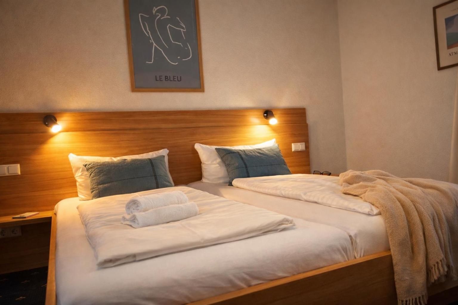 Double Room with Balcony and Lake View