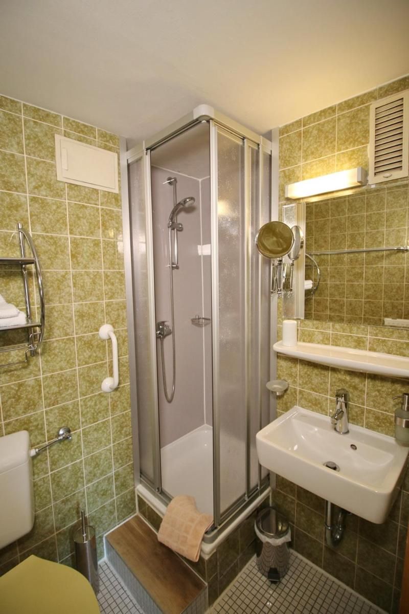 Hotel Venezia Twin Room with Shower 2