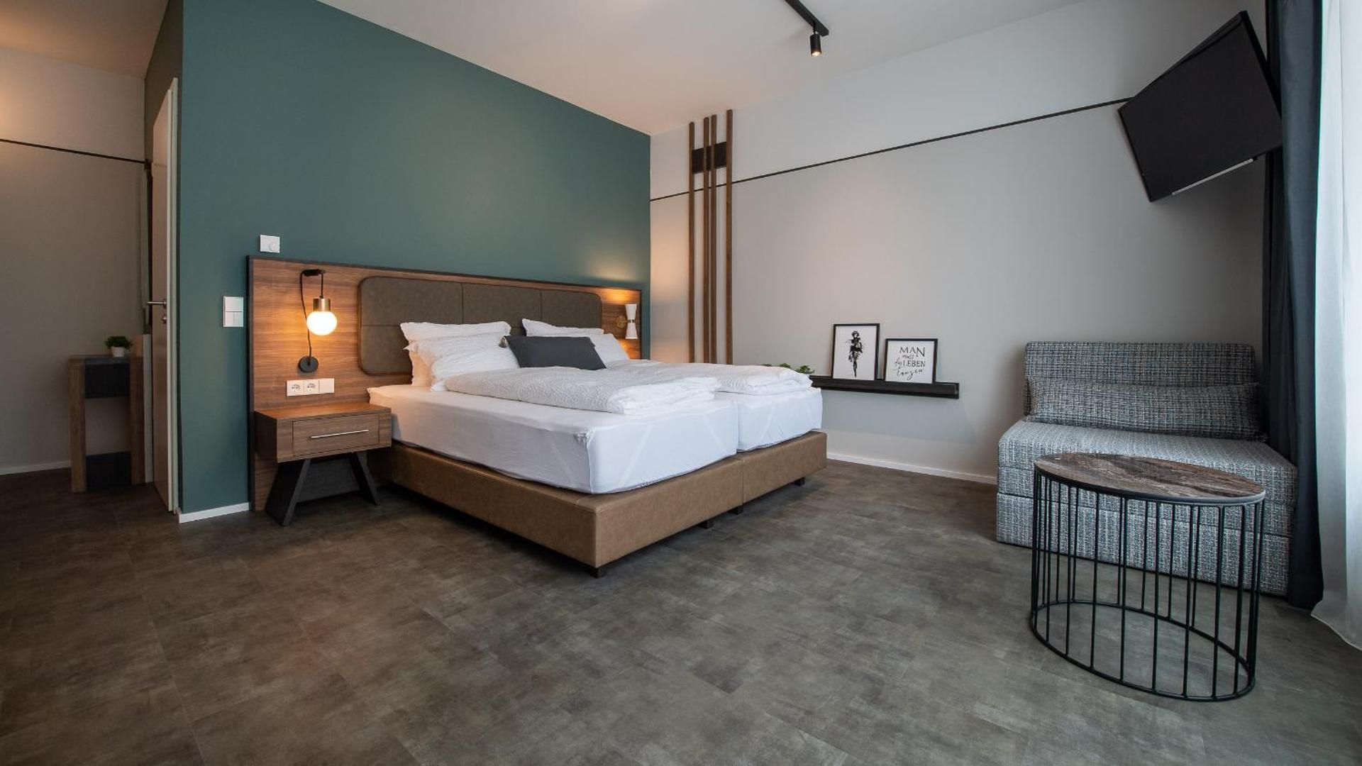 Metropol Apartments & Suites Deluxe Double Room