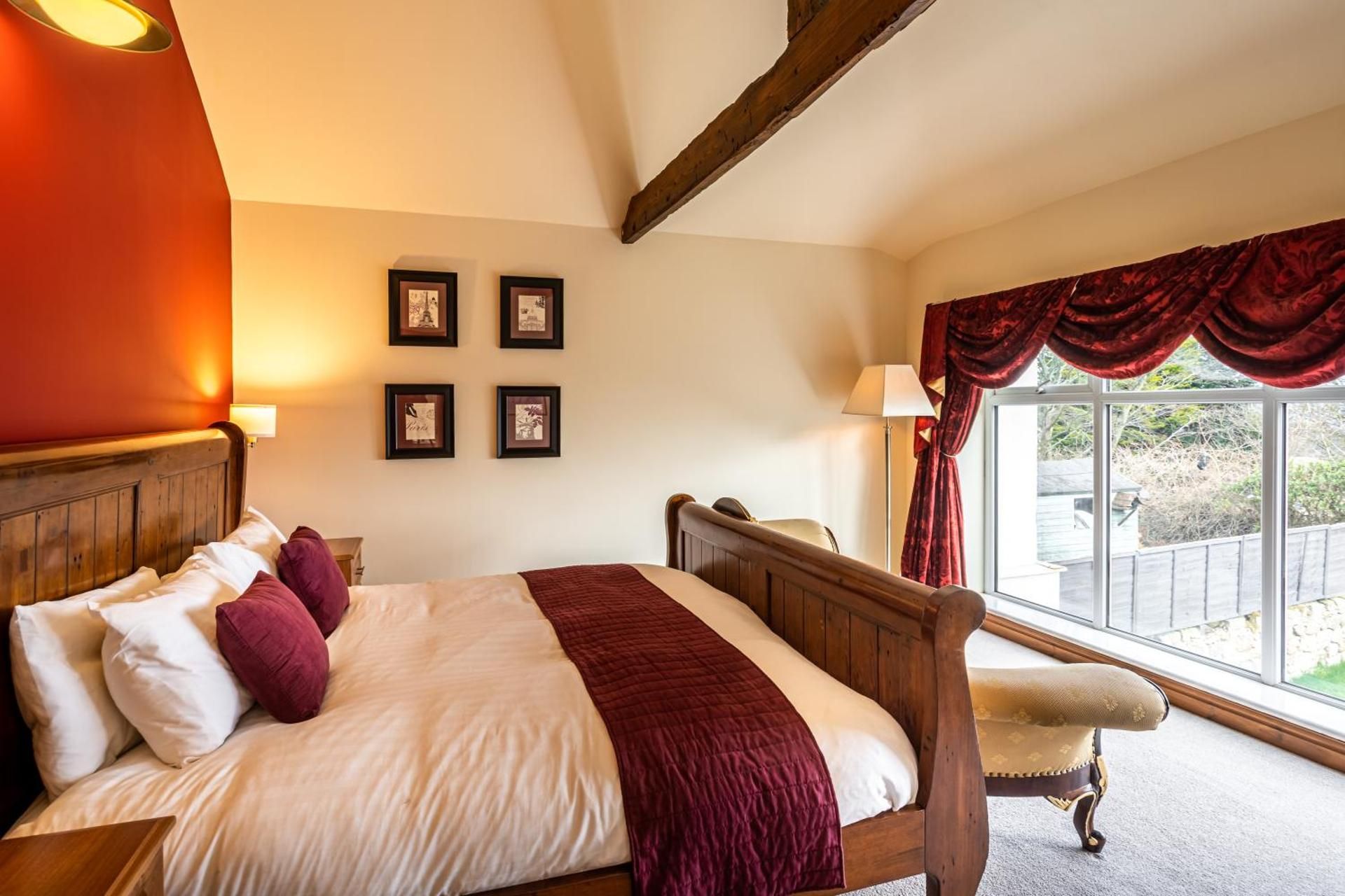 The Village Inn Deluxe Double Room