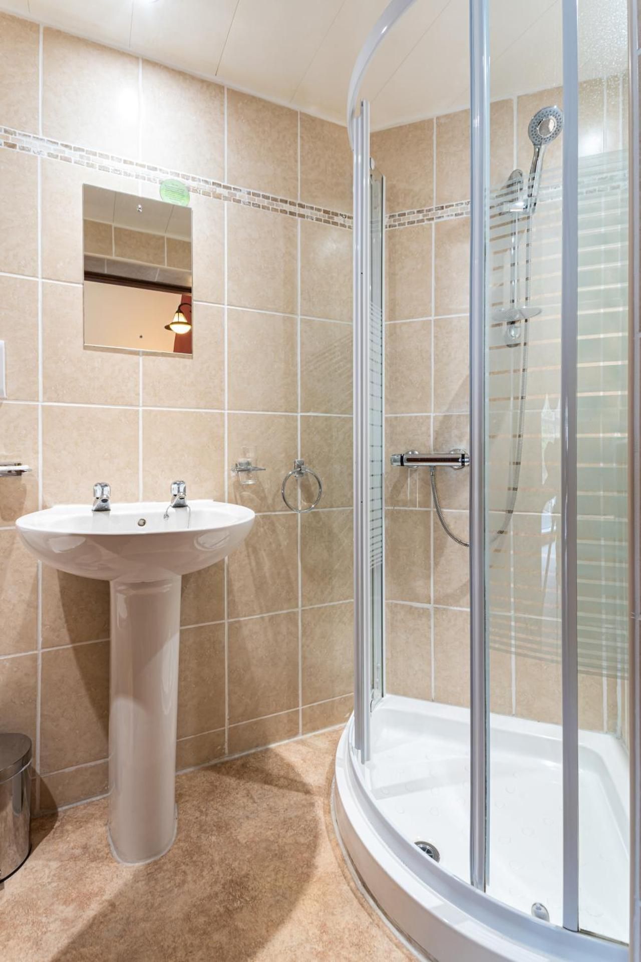 The Village Inn Deluxe Double Room 2