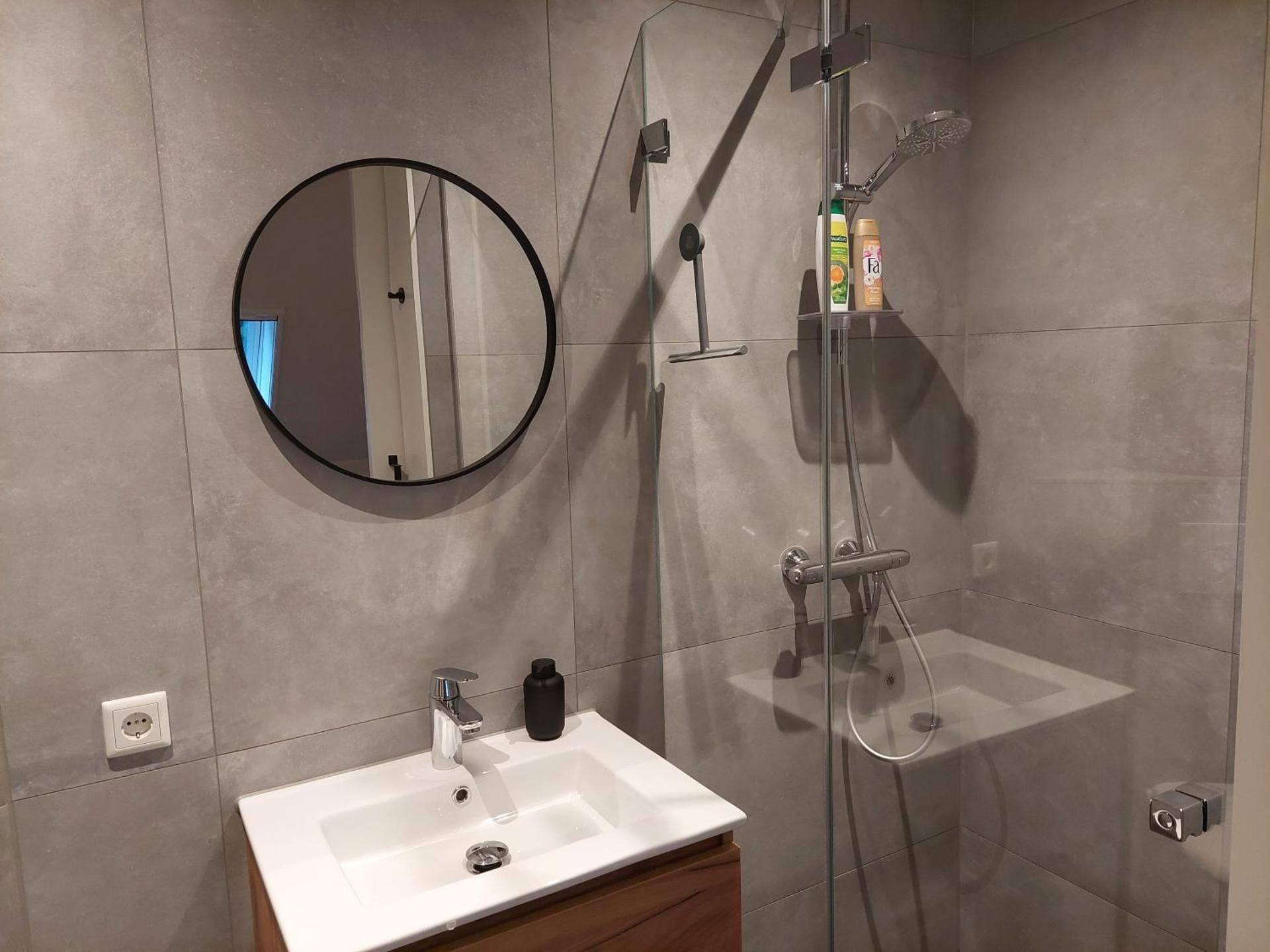 Smaakvol Slochteren Double Room with Private Bathroom 21