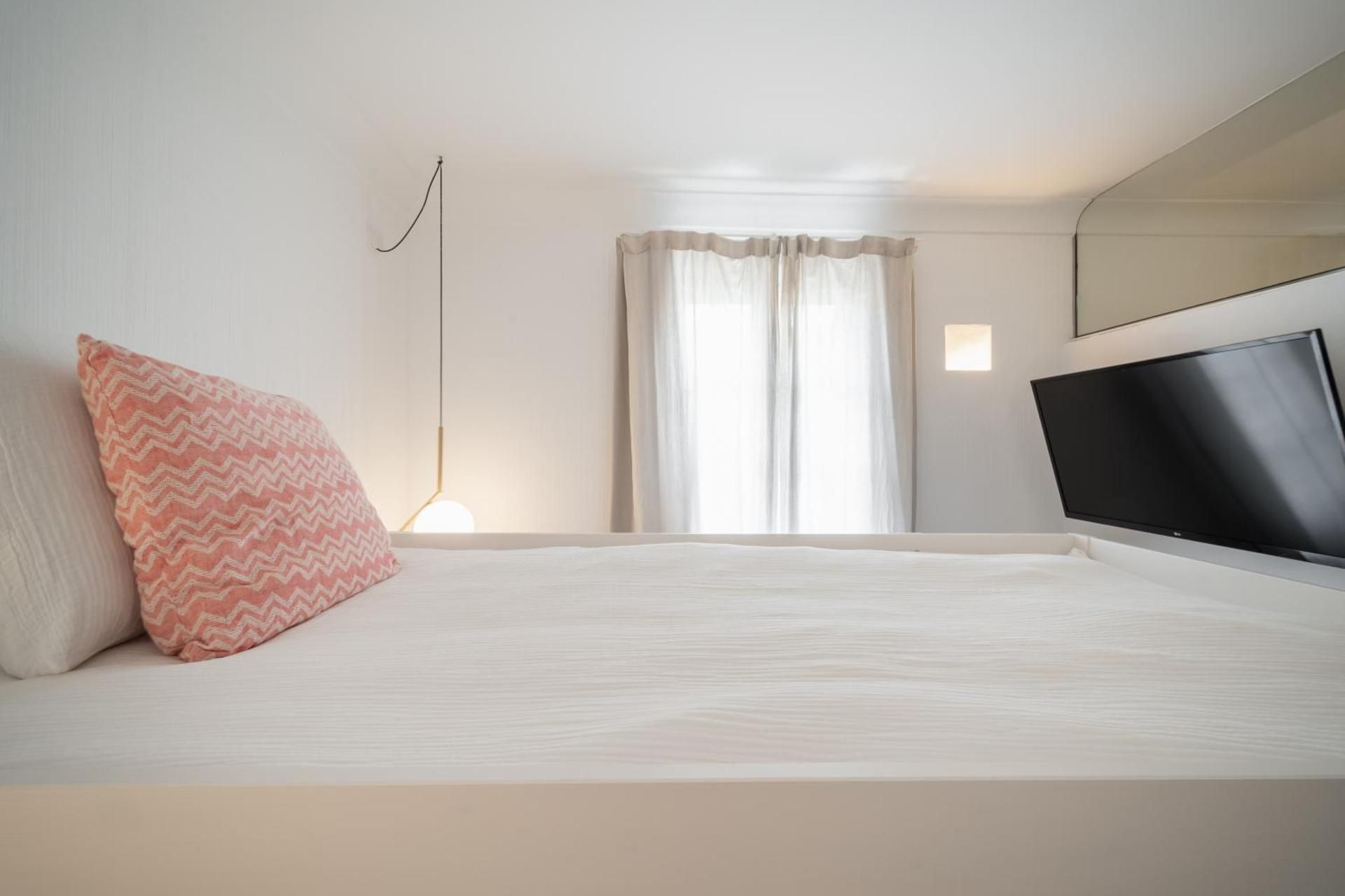 LLONGA'S Hostel Superior Double Room