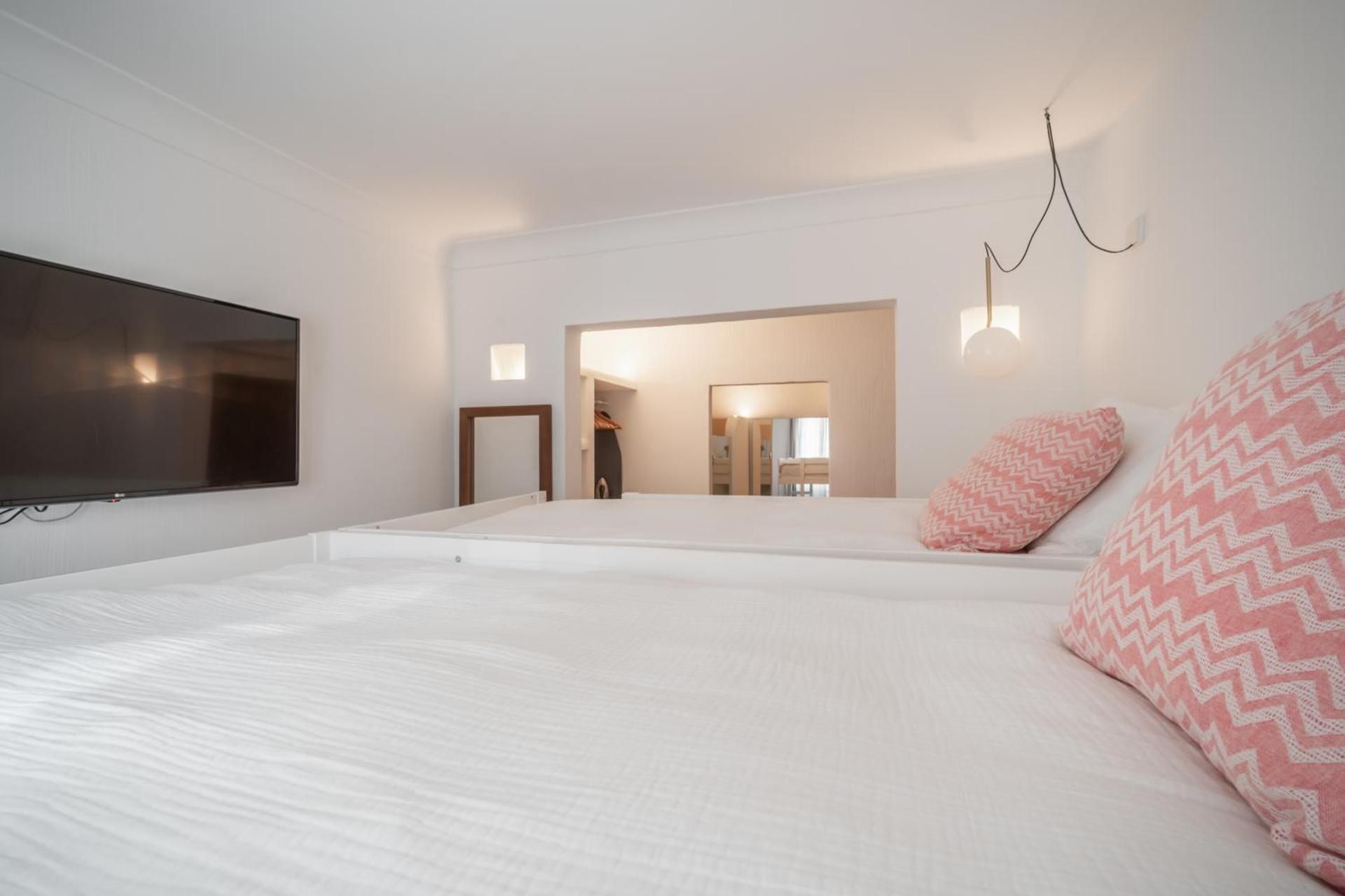 LLONGA'S Hostel Double Room 9