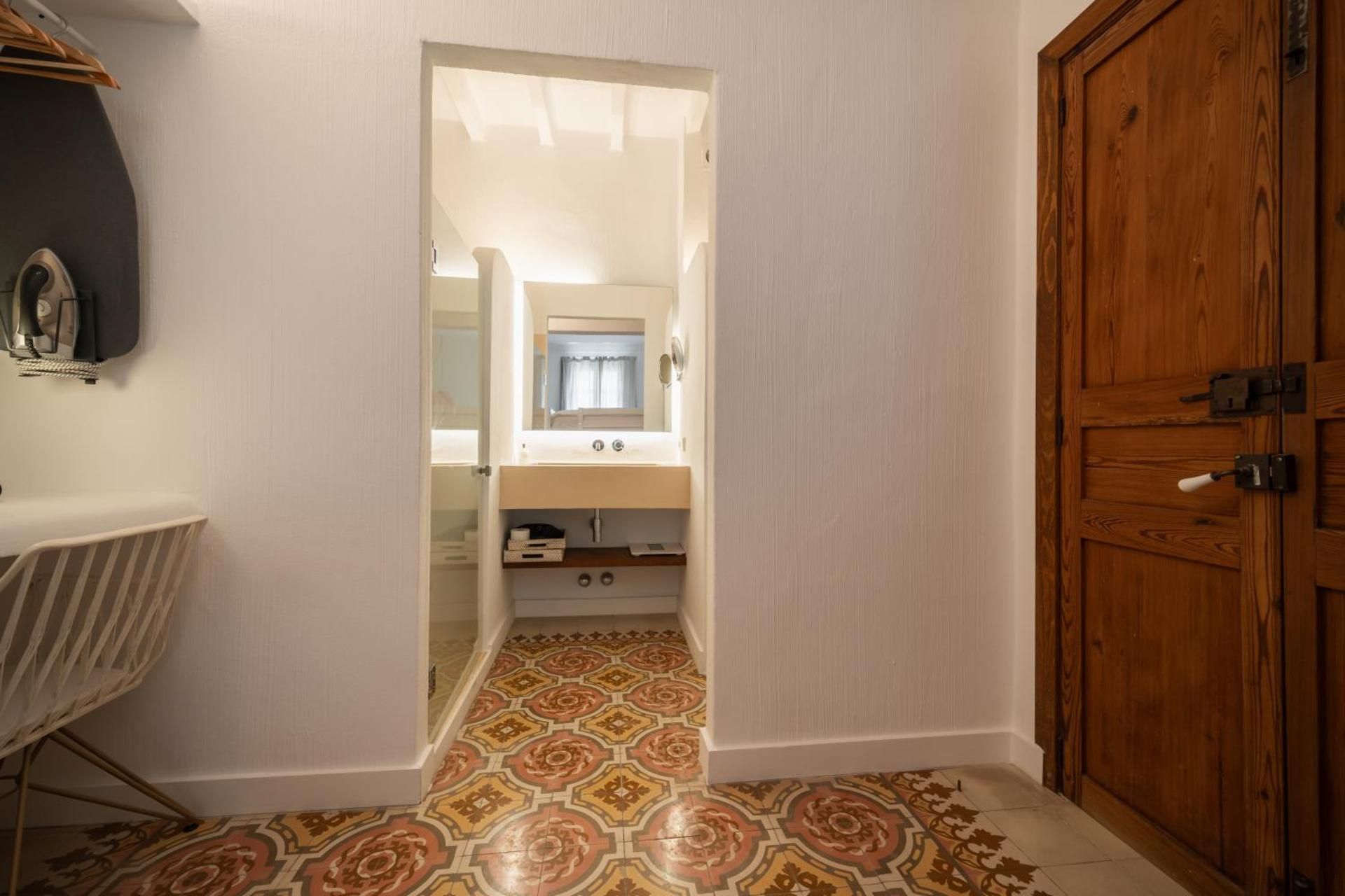 LLONGA'S Hostel Double Room 11