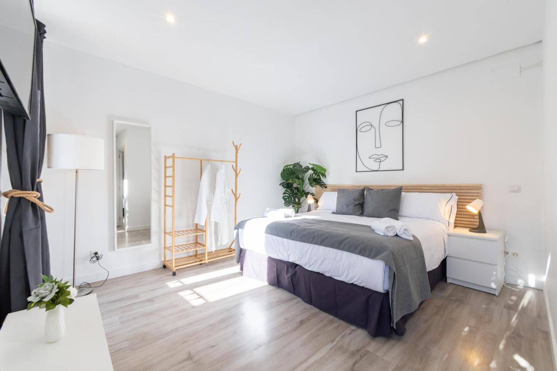 Amati Boutique Coliving Madrid Double or Twin Room with Shared Bathroom 29