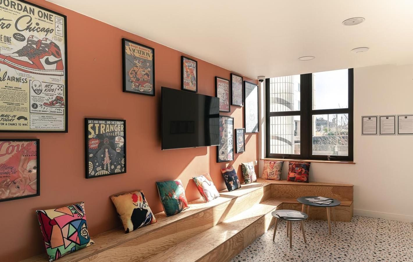 Shared lounge/TV area