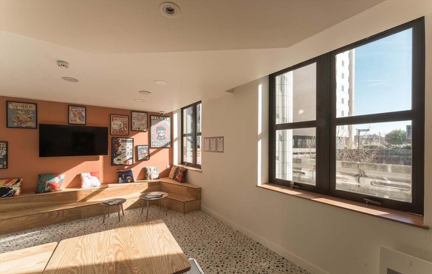 Shared lounge/TV area