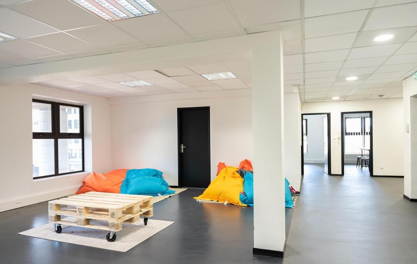 Shared lounge/TV area