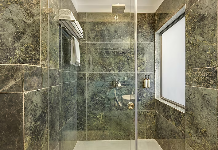 Trulyy The Kanooja Palace Lake View Deluxe Rooms 2