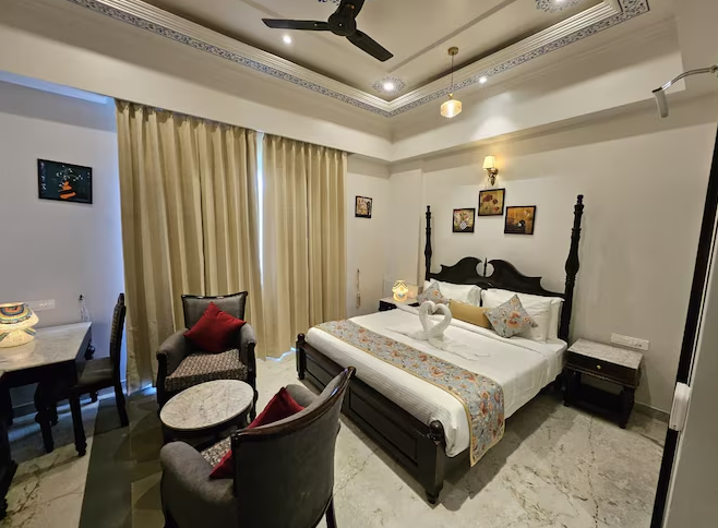 Trulyy The Kanooja Palace Lake View Deluxe Rooms