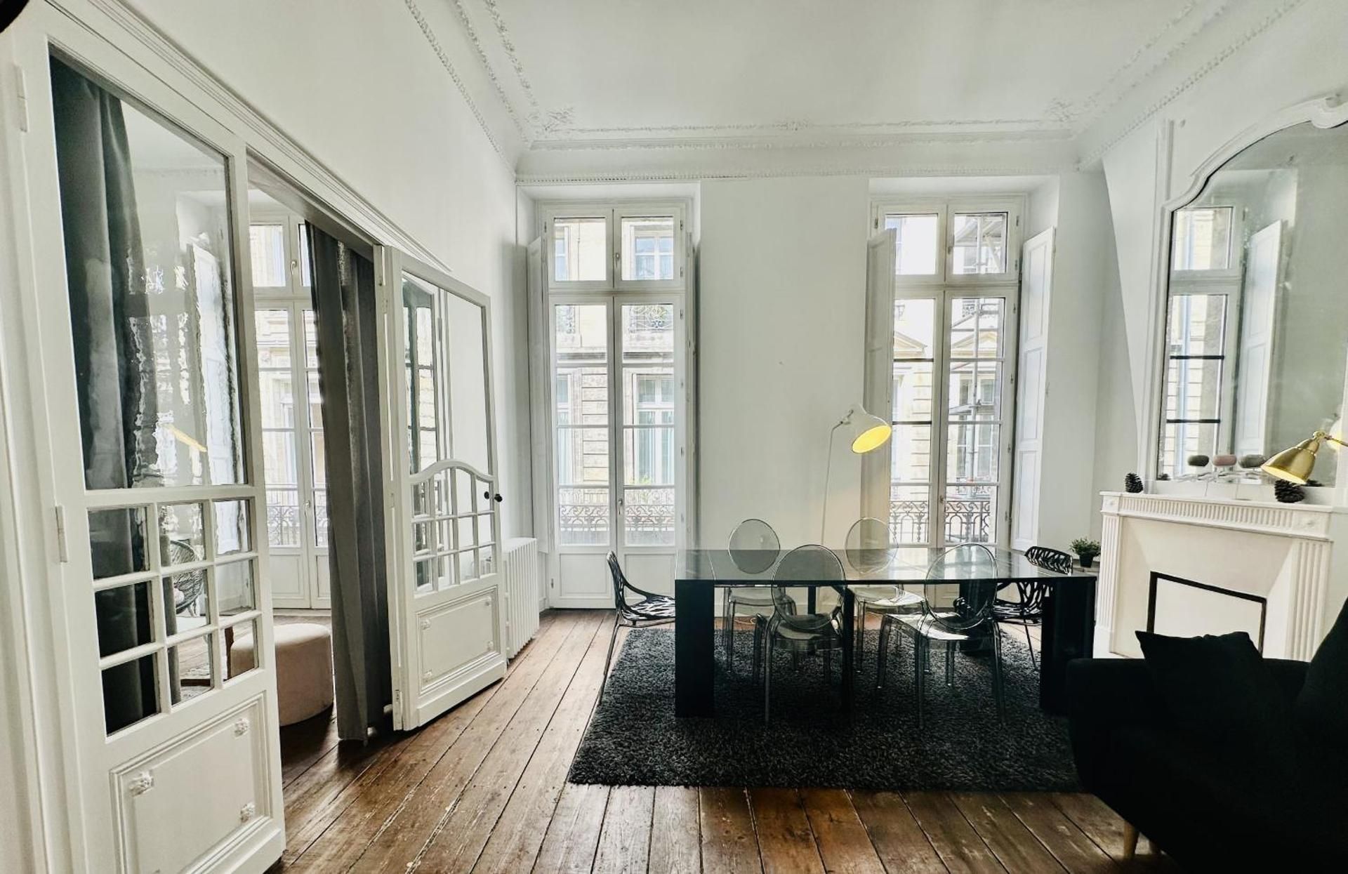 Shared lounge/TV area