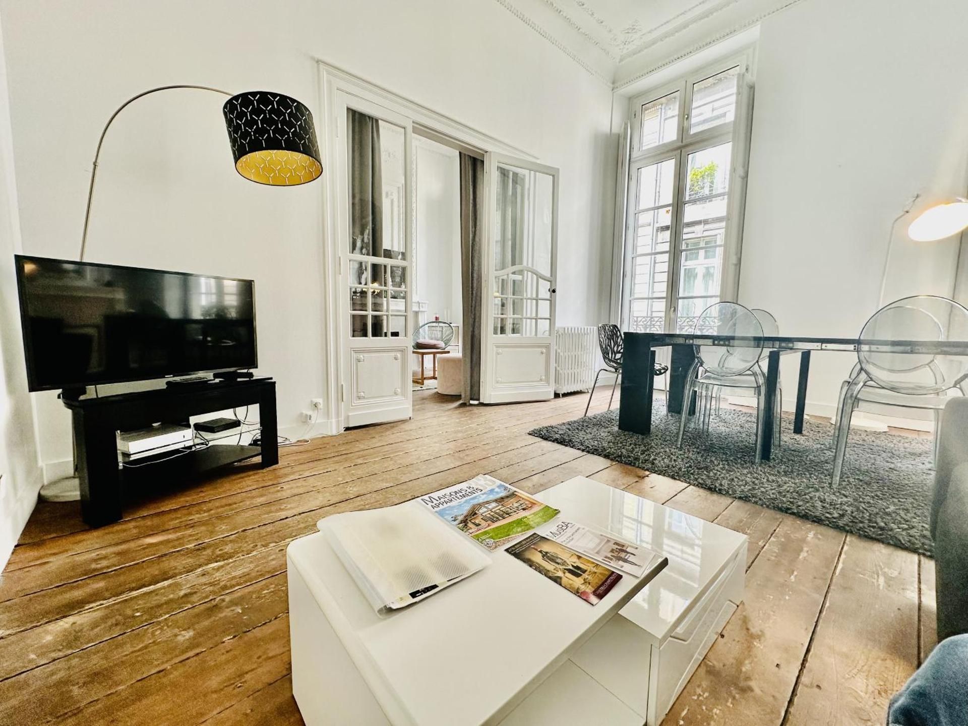 Shared lounge/TV area