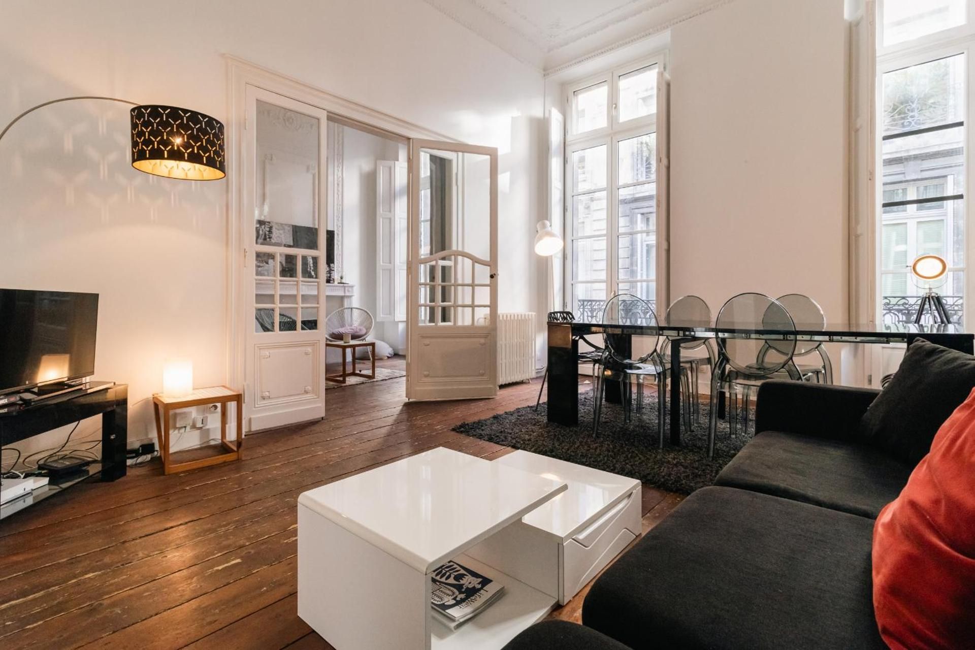 Shared lounge/TV area