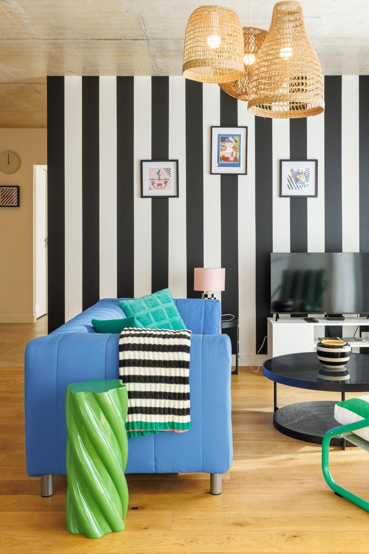 Shared lounge/TV area