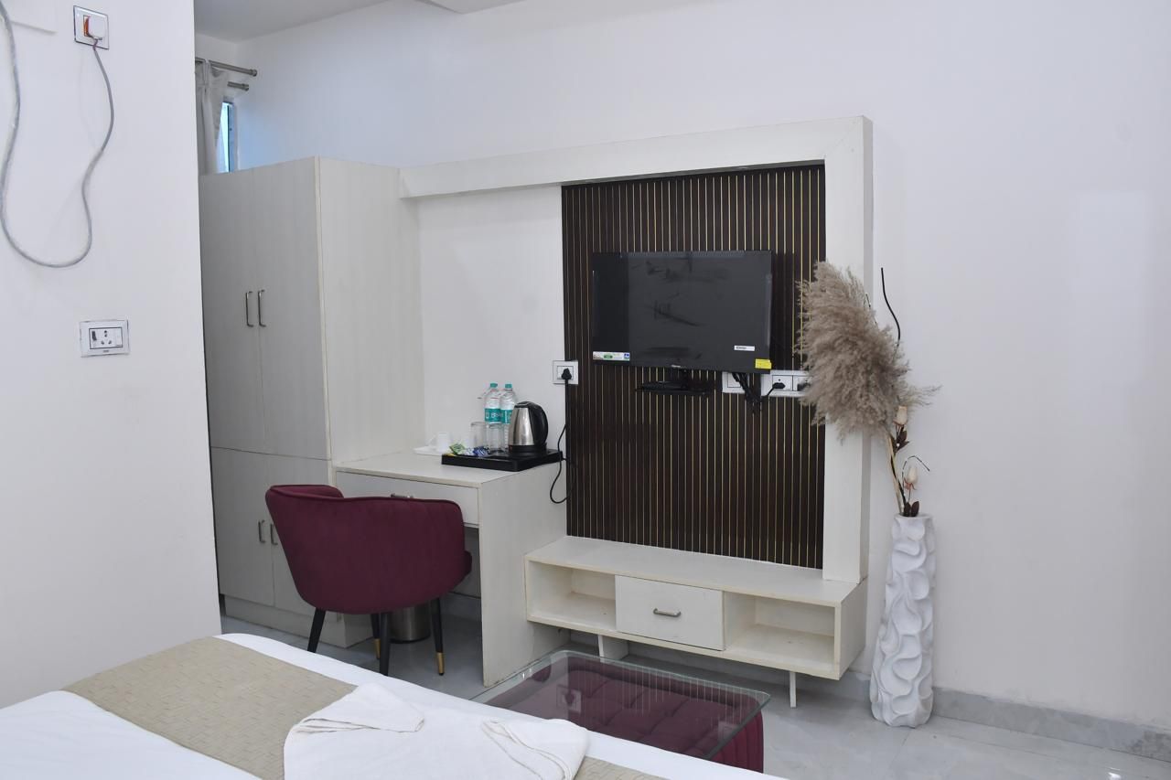 Bisaka Hotels Club Room 23