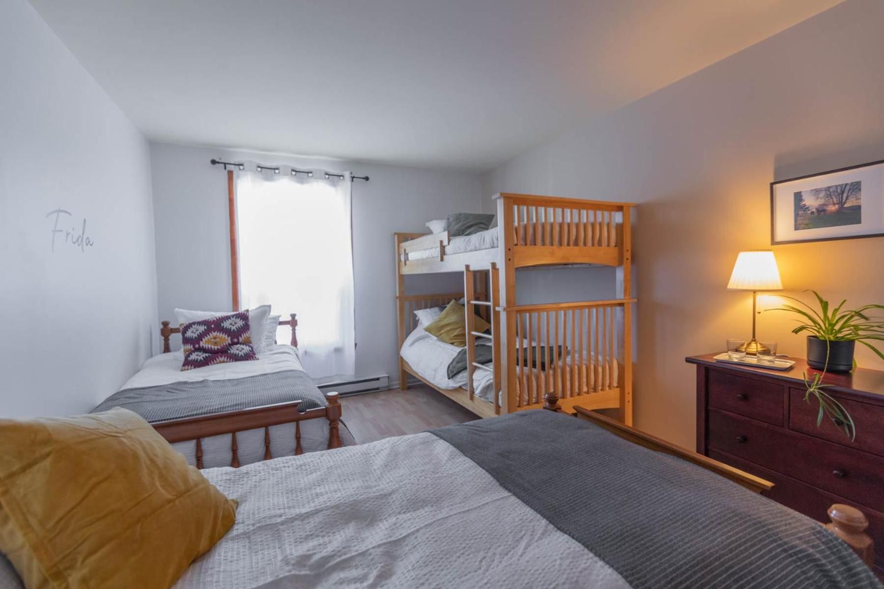 Auberge & Campagne Family Room with Bathroom 2