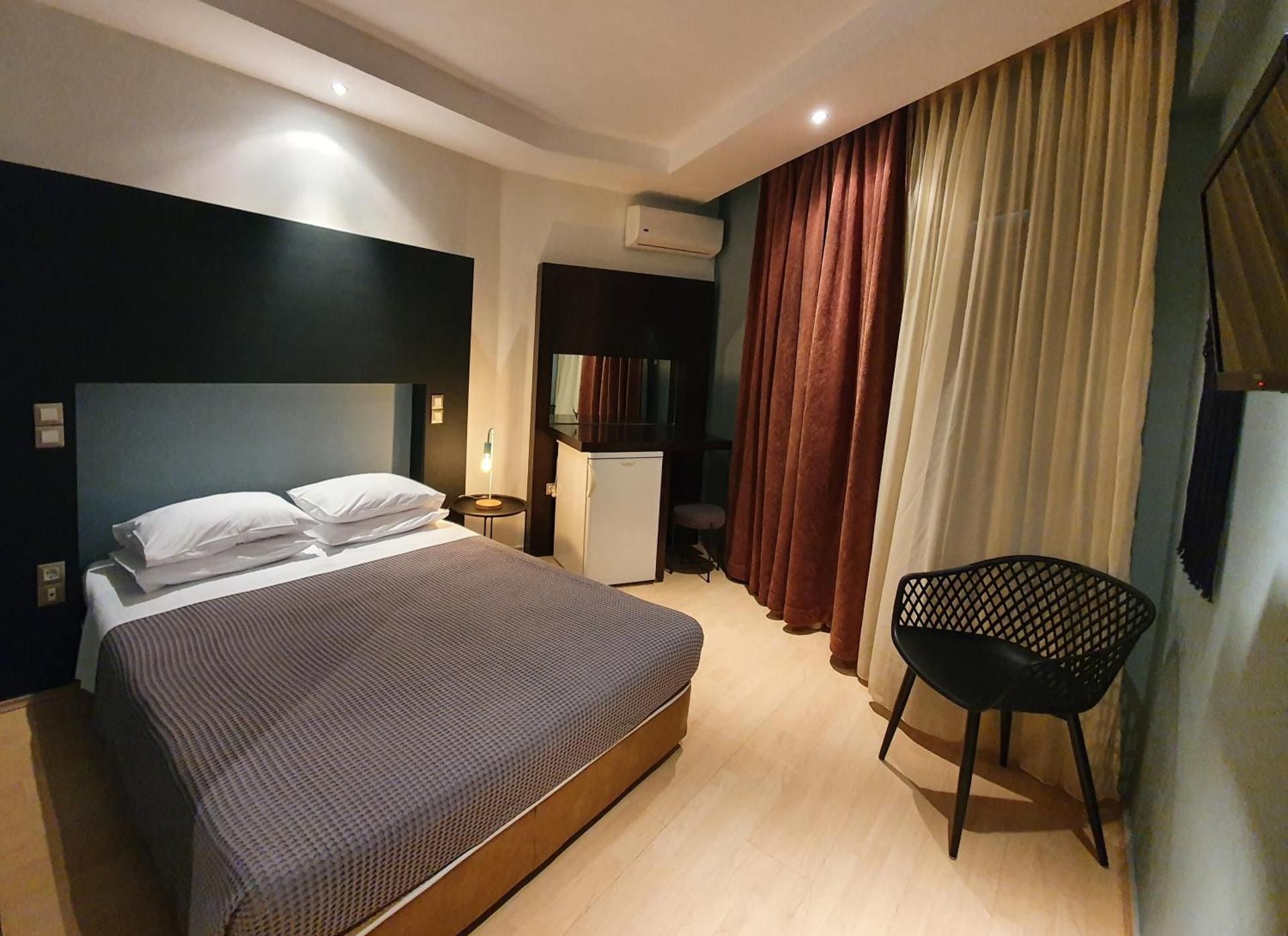 Hotel Aphroditi Island Park Deluxe Double Room with Side Sea View