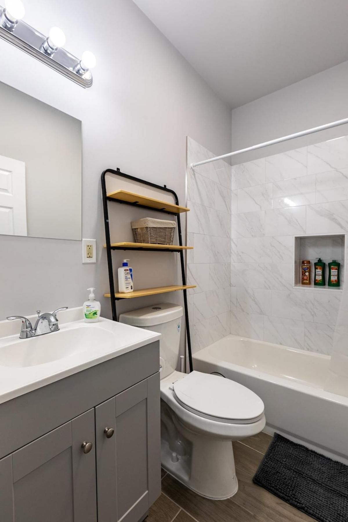 Philly Getaway - Chic Stay Near Center City Two-Bedroom Apartment