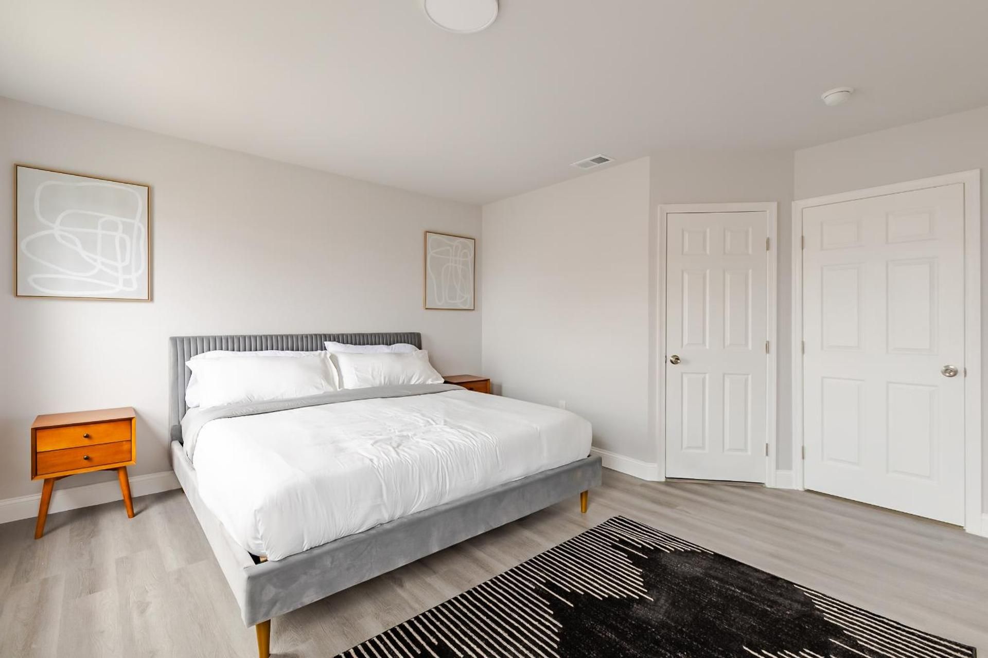 Philly Getaway - Chic Stay Near Center City Three-Bedroom Apartment