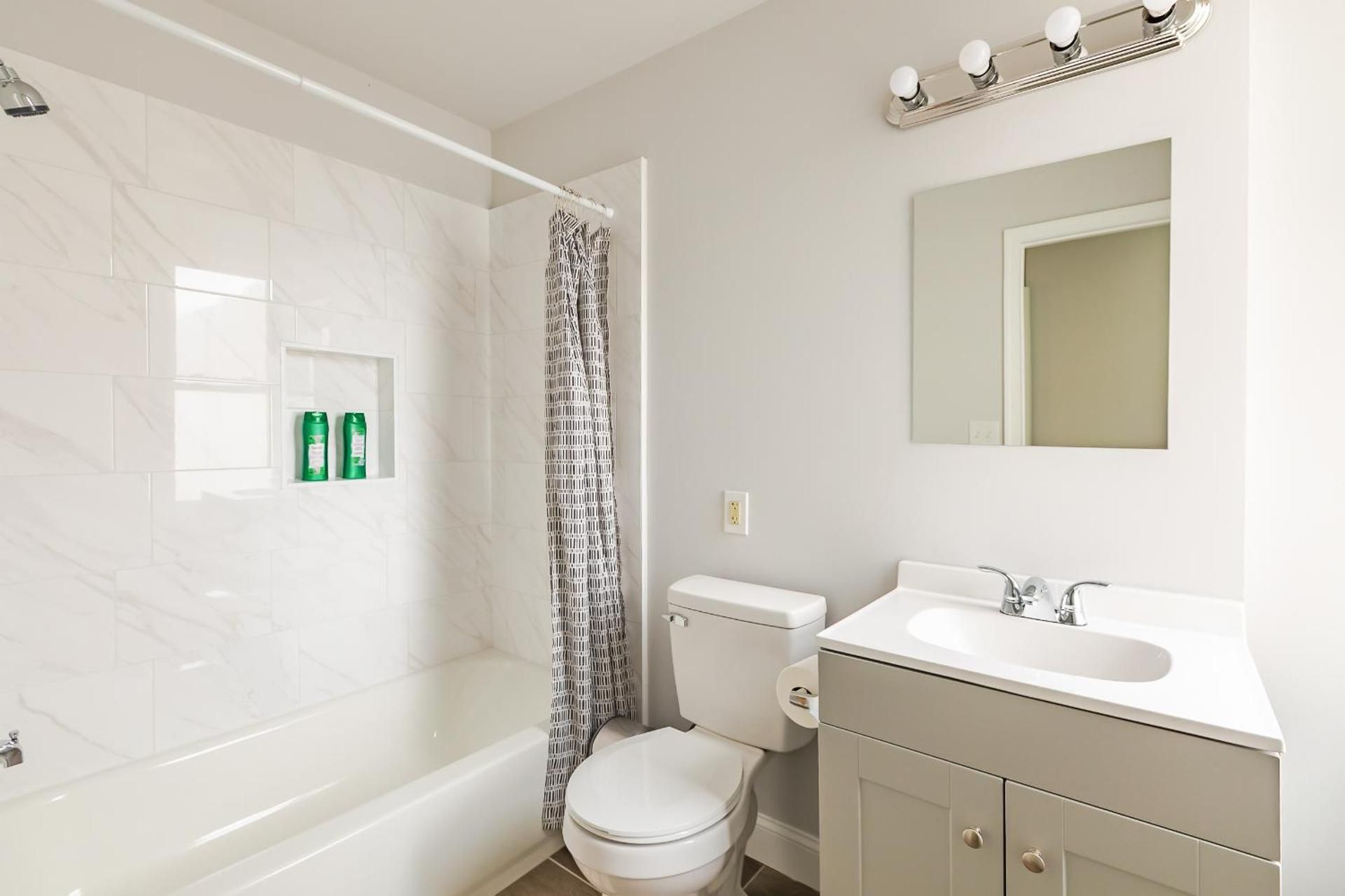 Philly Getaway - Chic Stay Near Center City Three-Bedroom Apartment 2