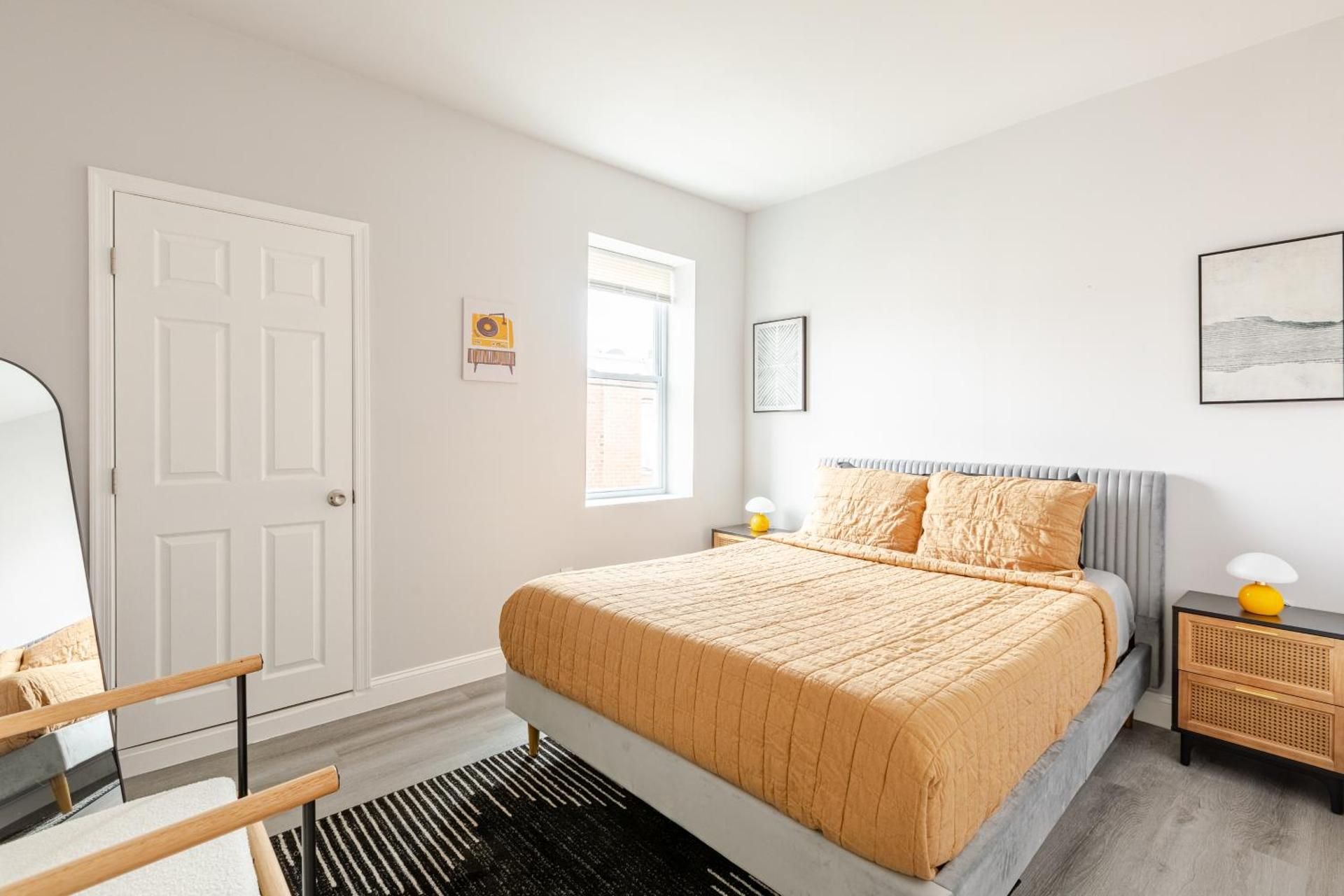 Philly Getaway - Chic Stay Near Center City One-Bedroom Apartment