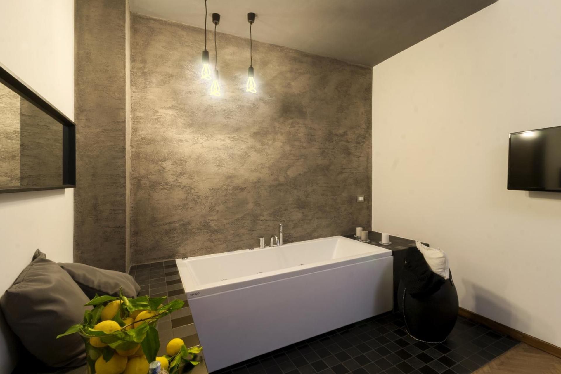 Limoncello Rooms Double Room with Spa Bath 3