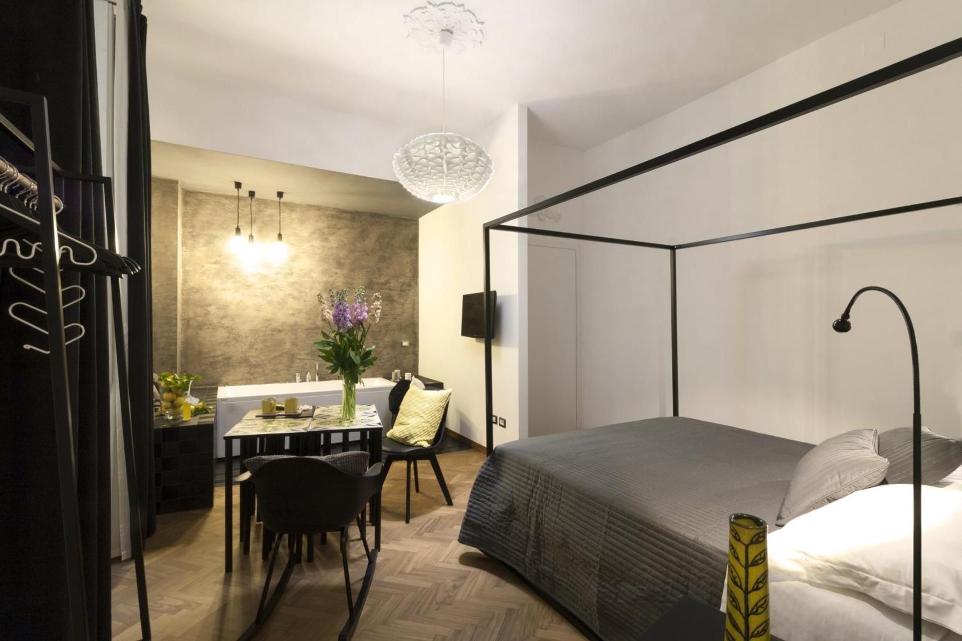 Limoncello Rooms Double Room with Spa Bath 2