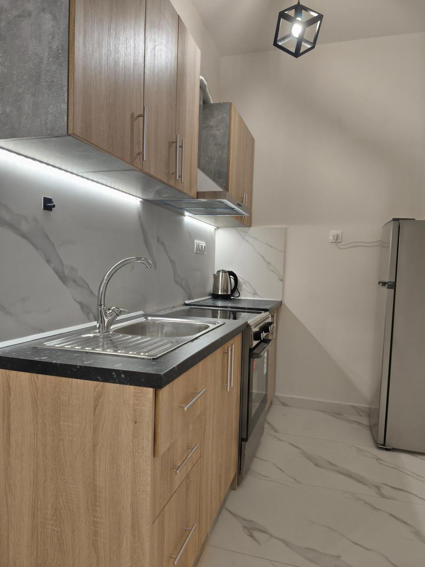 LUX Central Two-Bedroom Apartment 3