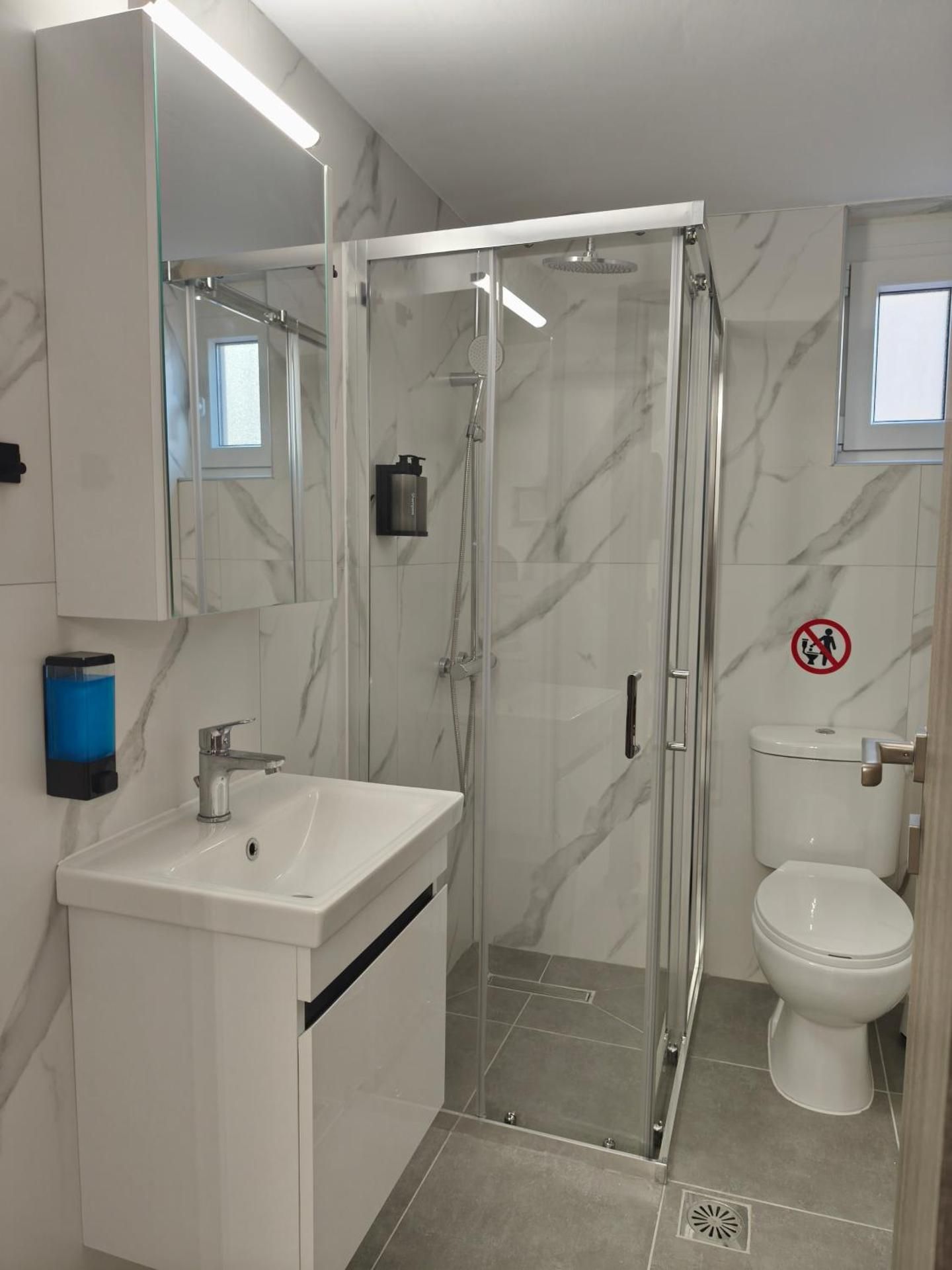 LUX Central Two-Bedroom Apartment 2