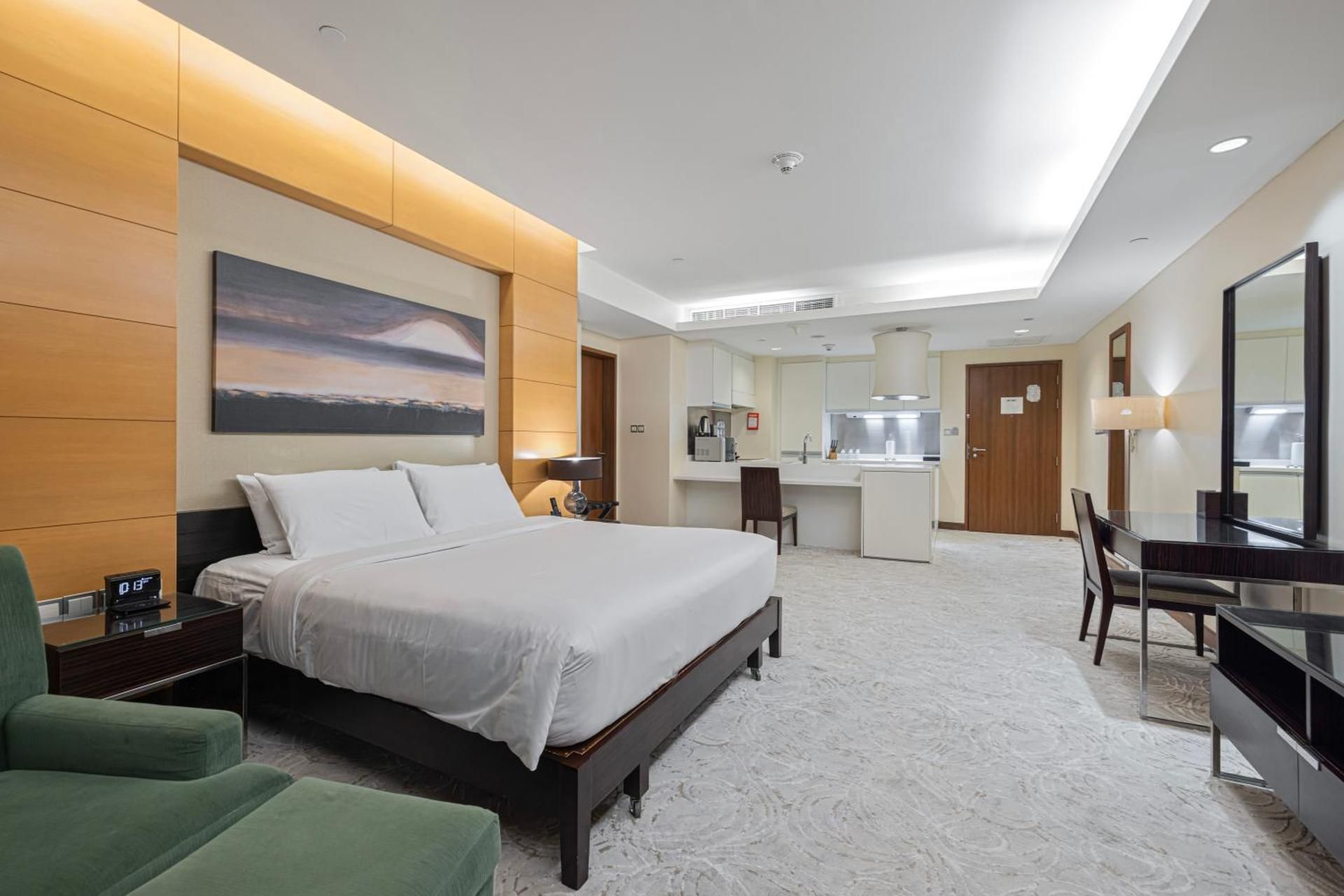 Studio Apartment with King Bed