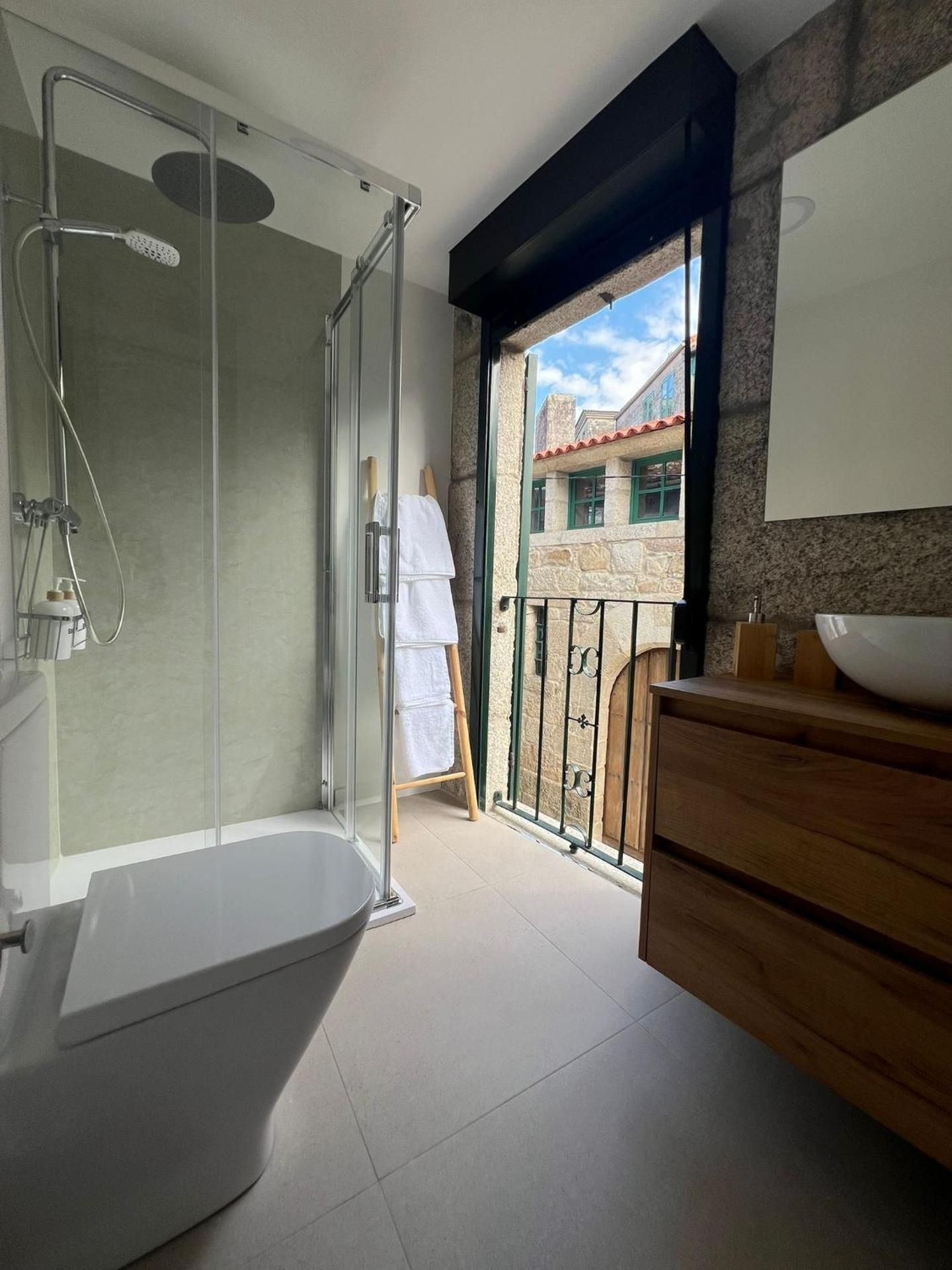 One-bedroom Loft Apartment 