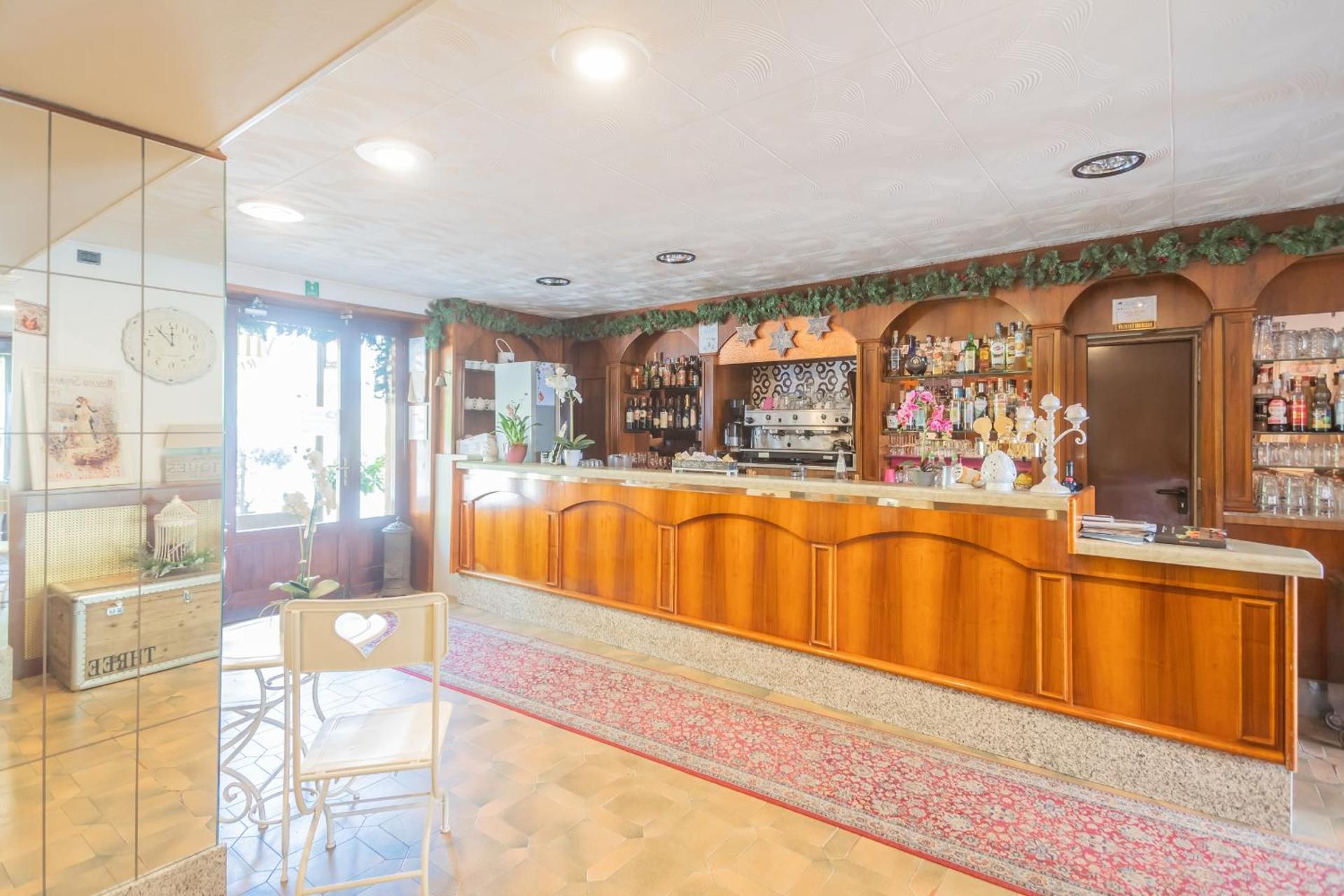 PET FRIENDLY HOTEL MIRABEAU